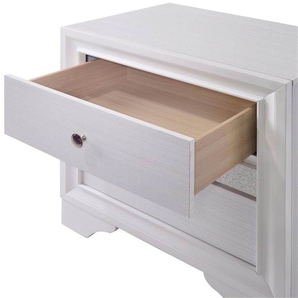 Laren Contemporary Solid Wood 3-Drawer Nightstand in White