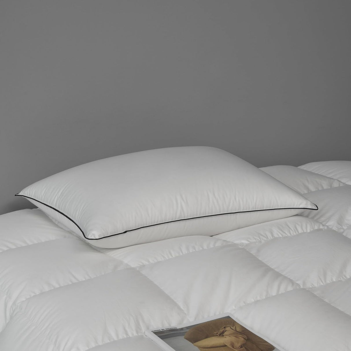 Luxury Premium Feather Down Fiber Pillows Standard Size, Fluffy Bed Pillows