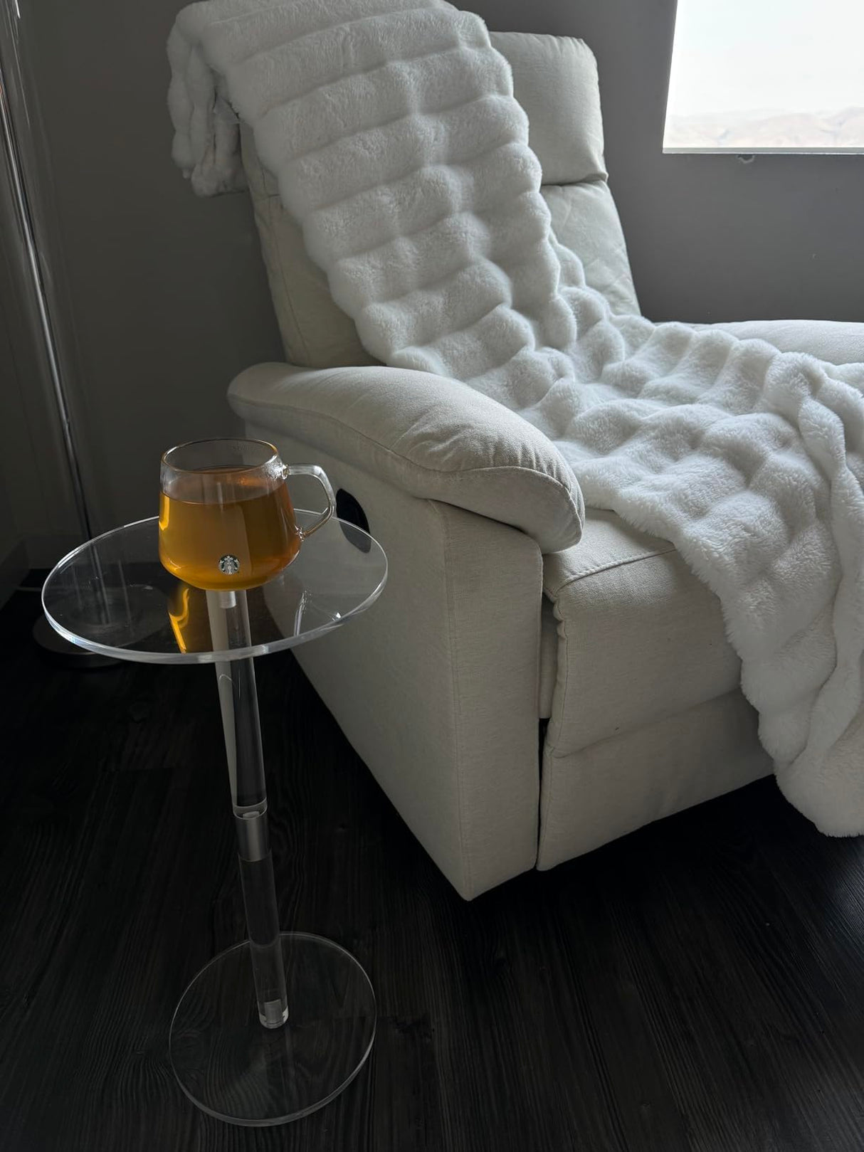 Small Drink Table,Acrylic Side Table,Small Pedestal Side Table Suitable for Small Spaces