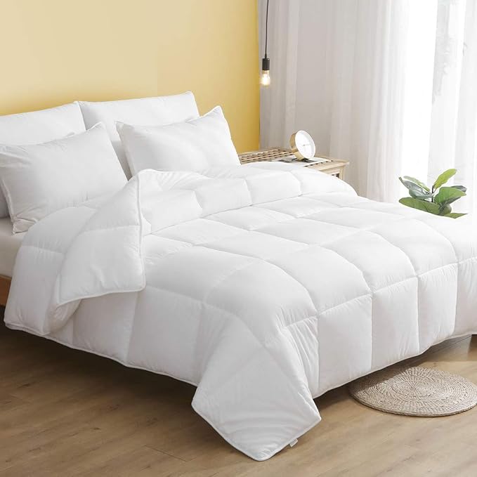 100% Cotton Fabric Covered Lightweight Down Alternative Comforter King