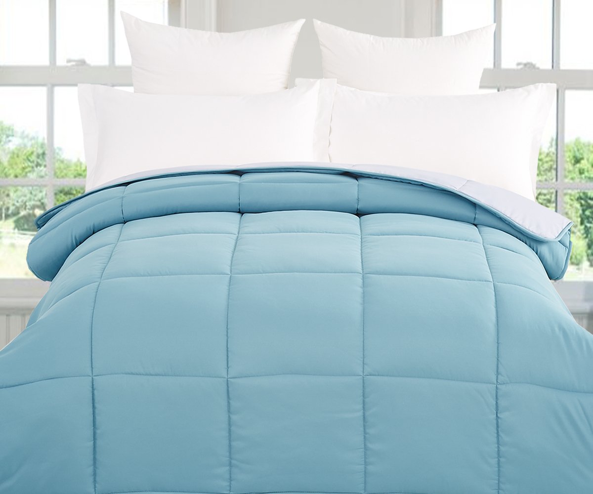 Down Alternative Comforter (Water Green / Misty, Queen) - All Season Comforter