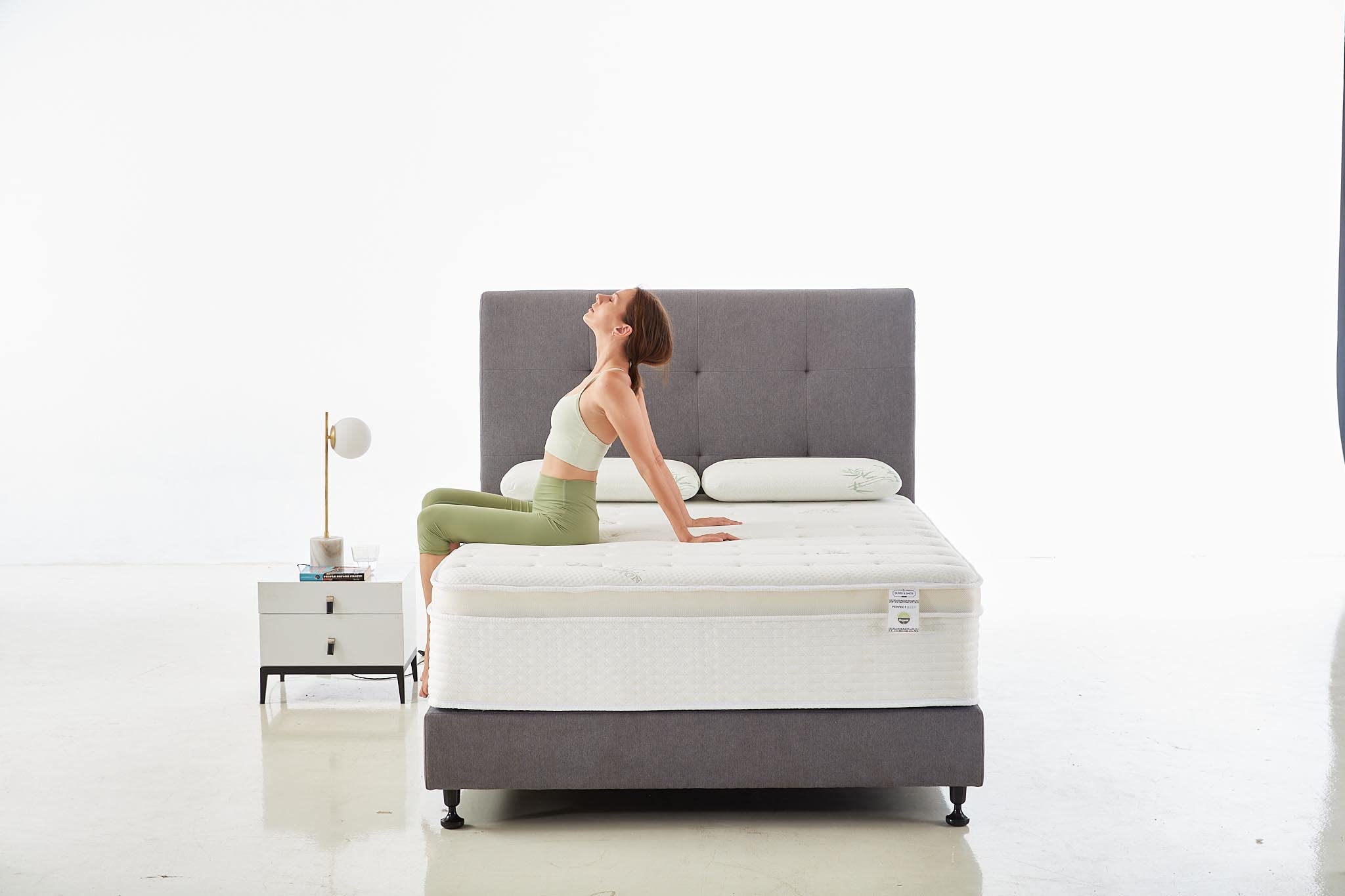 Queen Size Mattress - 14 Inch Cool Memory Foam & Spring Hybrid Mattress