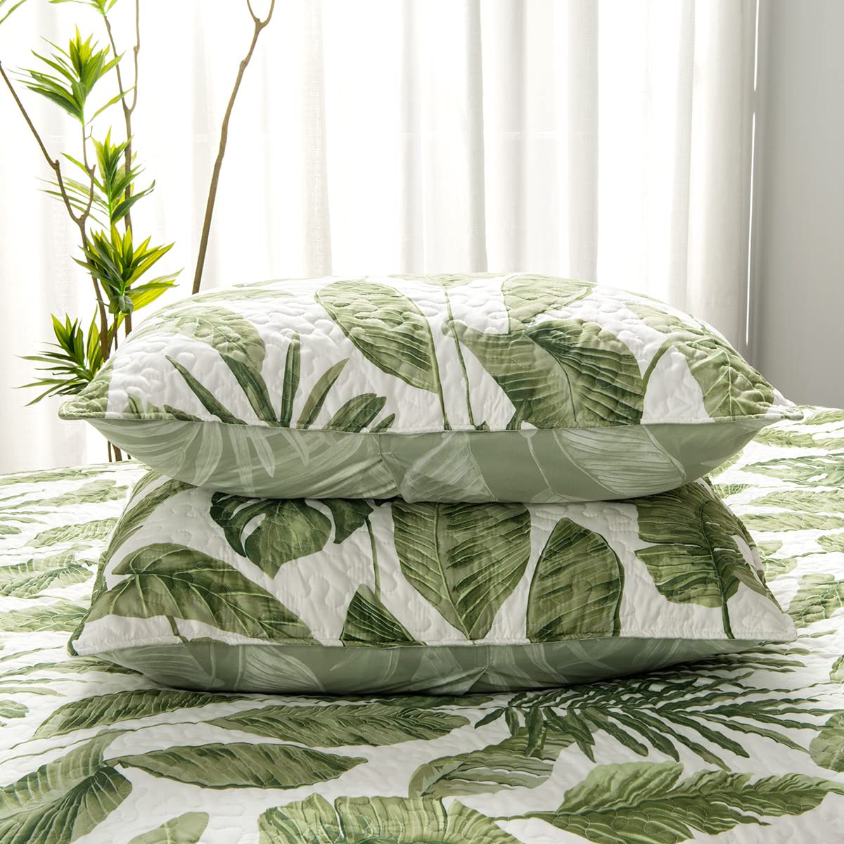 Green Palm Leaves Rainforest Style Fine Printed Reversible Bedspreads Bedding Sets