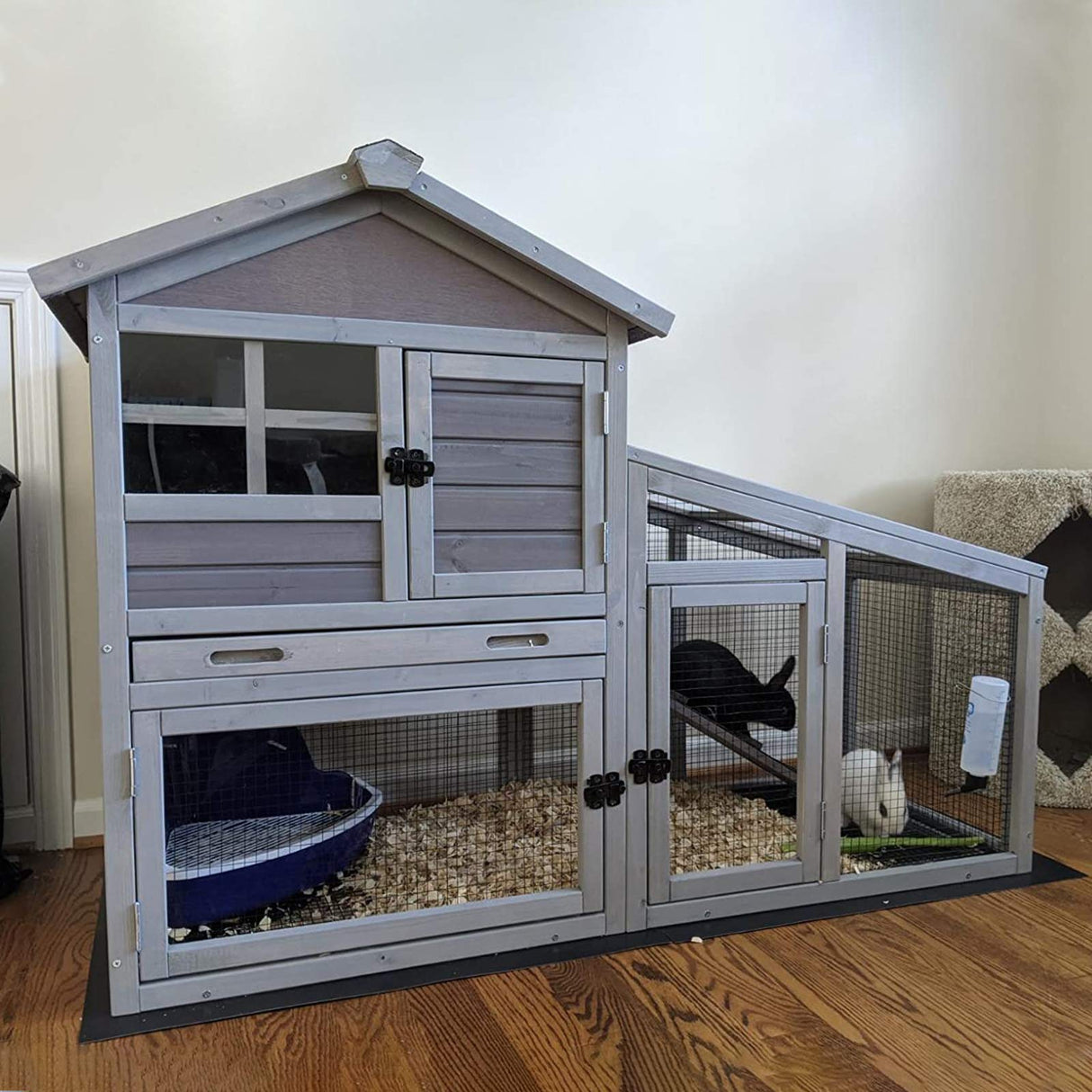 Rabbit House Indoor Outdoor Rabbit Hutch with Ventilation Door