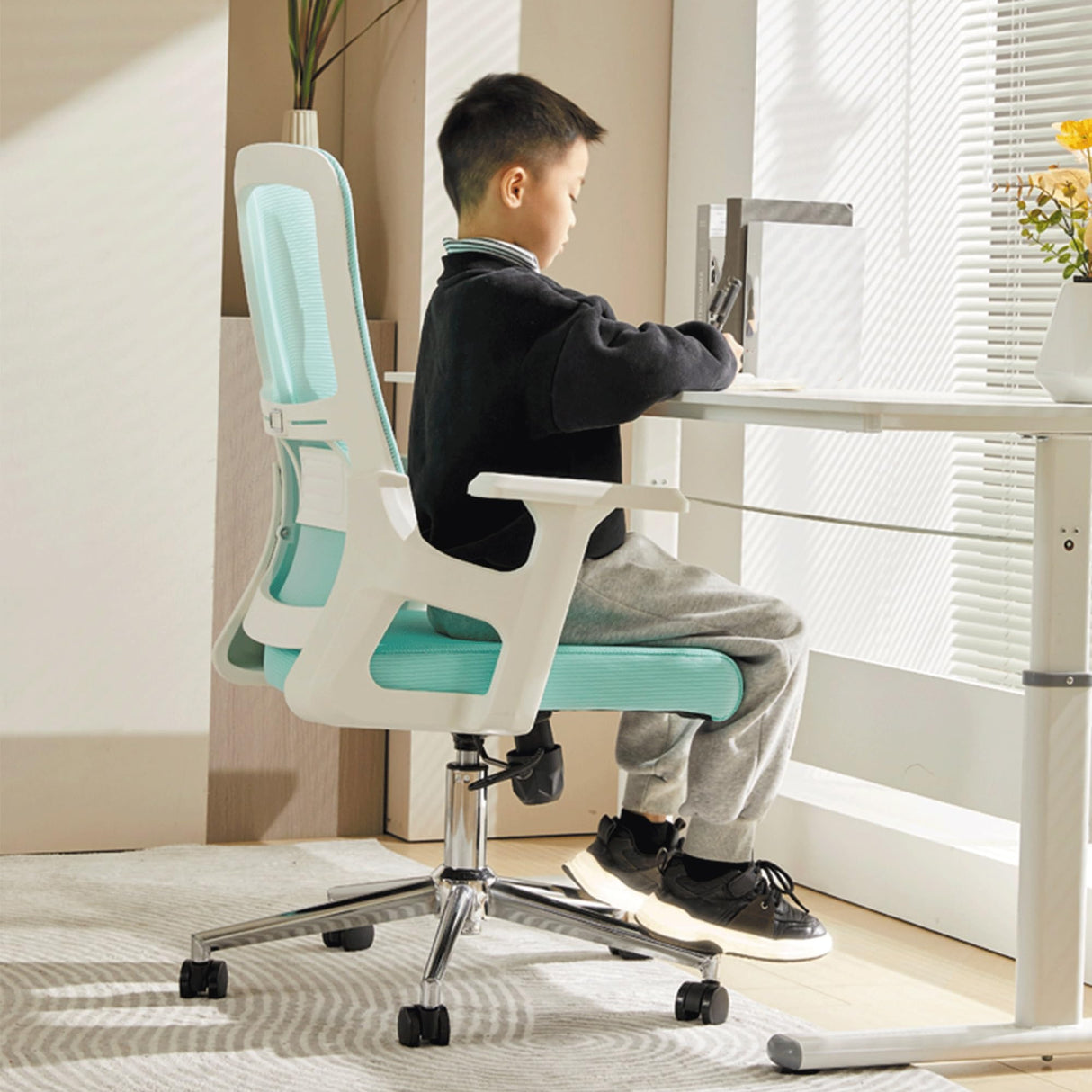 Ergonomic Mesh Office Chair with Adjustable Height Lumbar Support and 360° Rotation