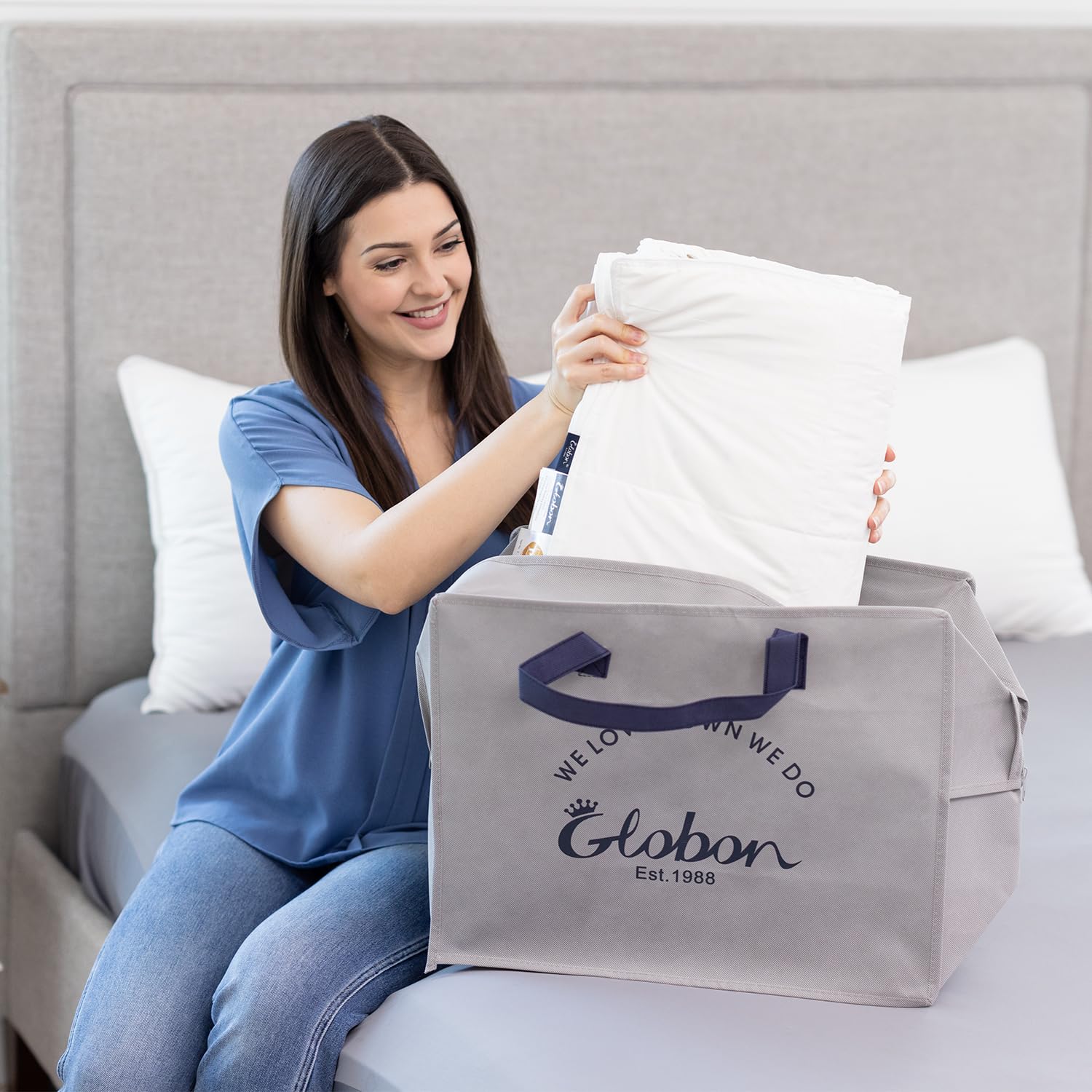 Globon Down Blanket, Extra Lightweight Summer Comforter/Duvet Insert, Noiseless & Extra Soft, Queen Size 90x90 inches,10 Ounce Fill Weight, White…