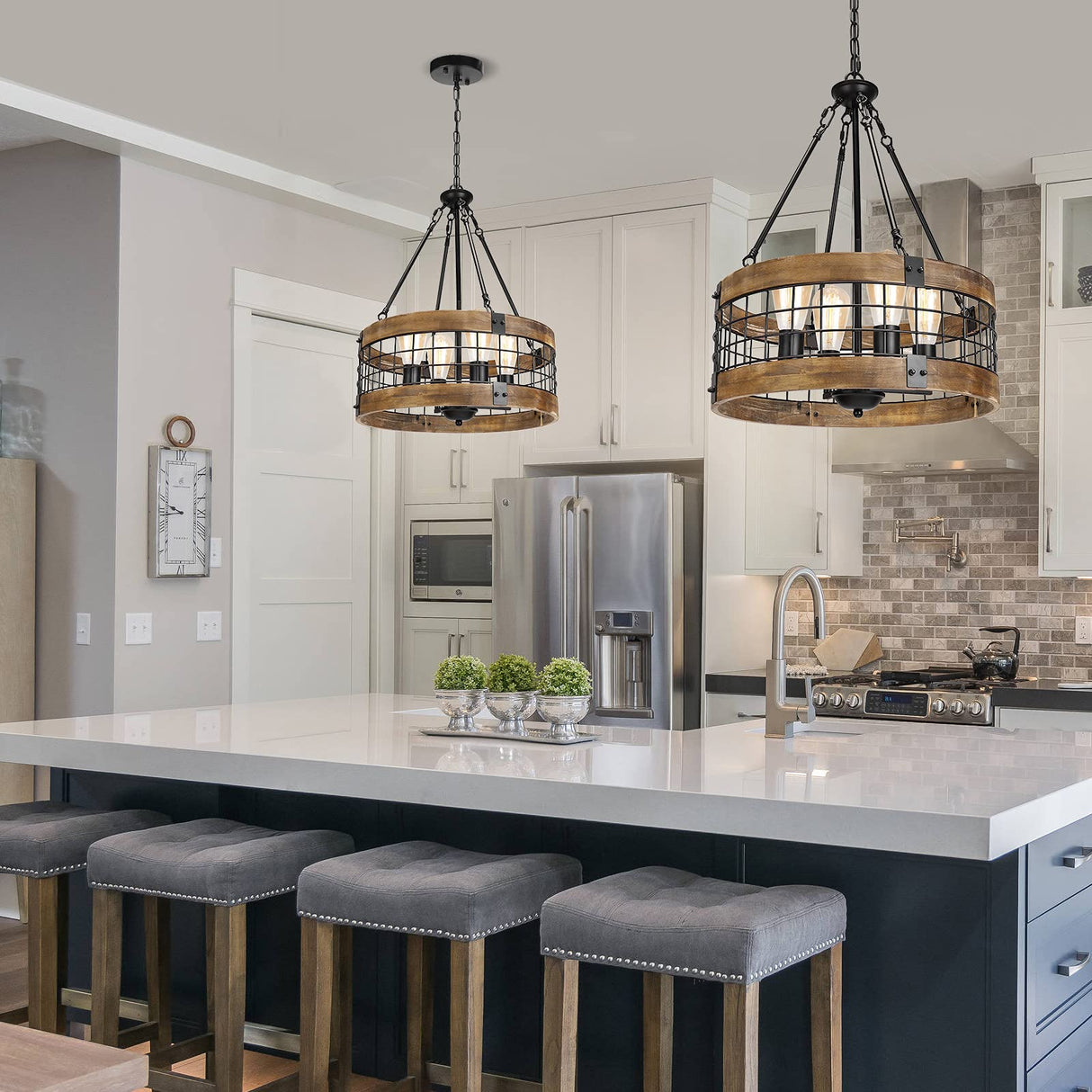 4-Light Rustic Chandelier for Entryway, Round Farmhouse Light Fixtures for Dining Room