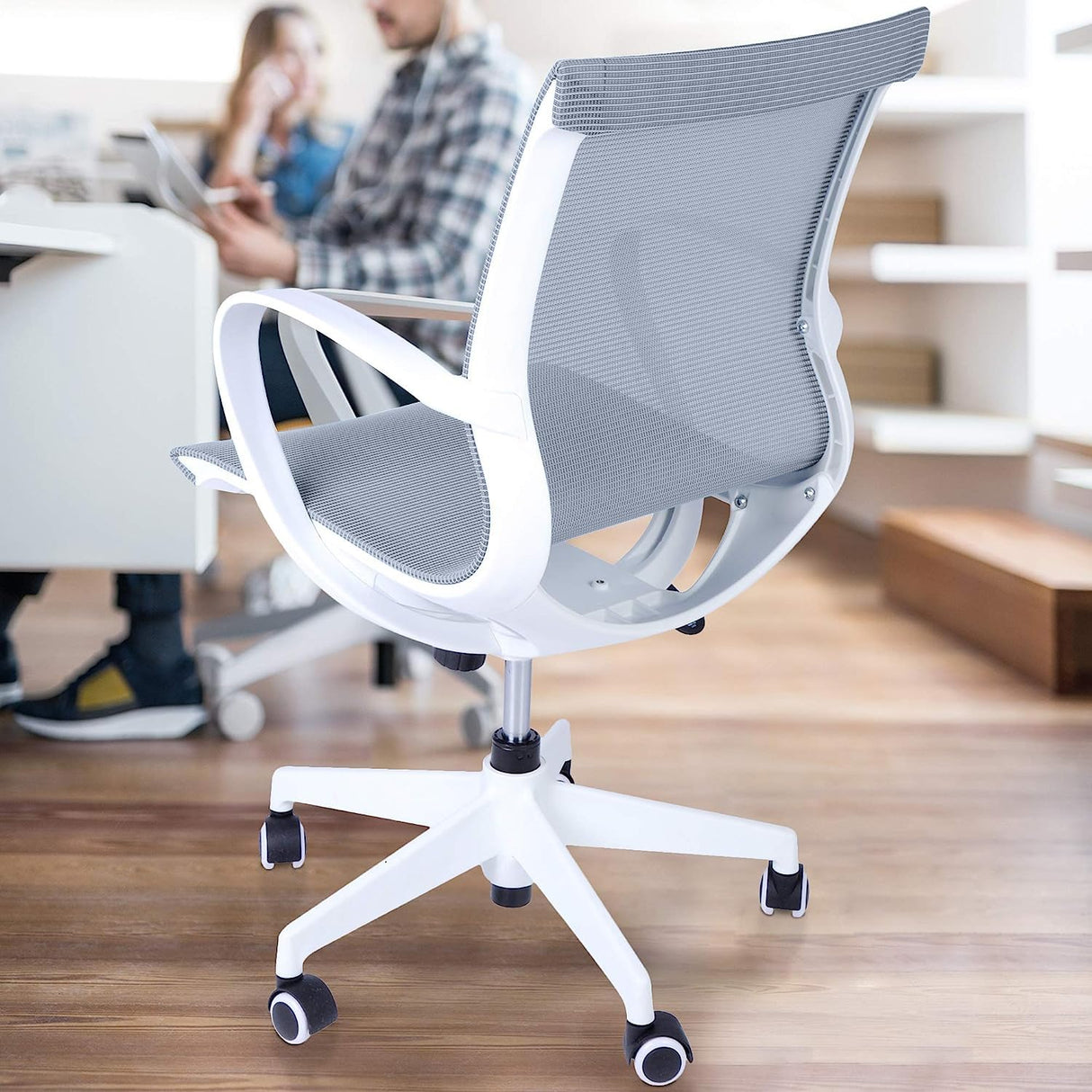 Adjustable Mesh Office Computer Chair with Ergonomic Mid Back Design Swivel Desk Task Chair with Armrest for Working Meeting (Blue)