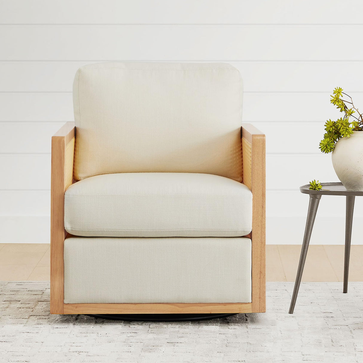 Swivel Accent Chair, Rattan Arm Chair for Living Room and Bedroom, Cream Fabric