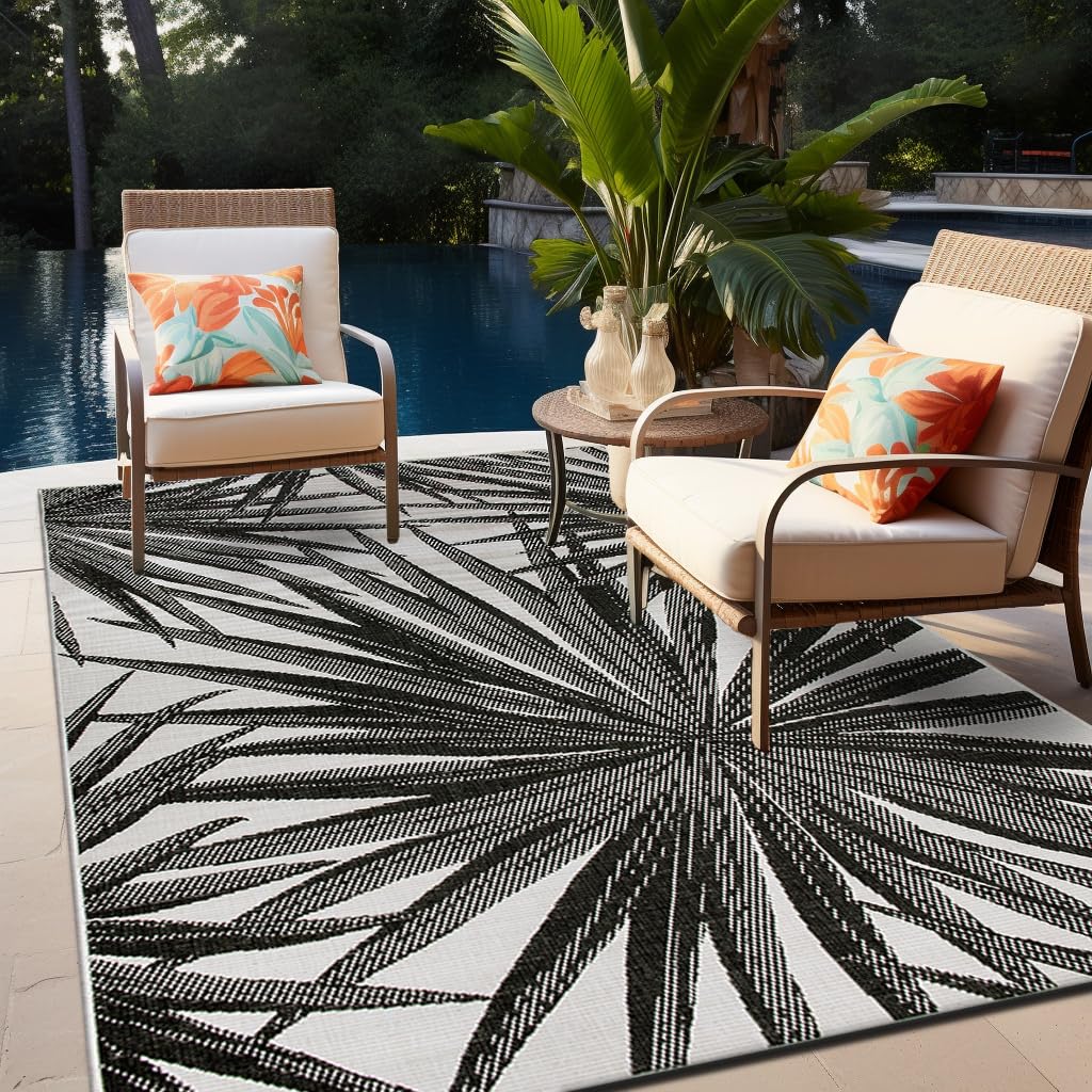 Tropical Leaves Nature Inspired Indoor/Outdoor Area Rug 5' x 7' Black
