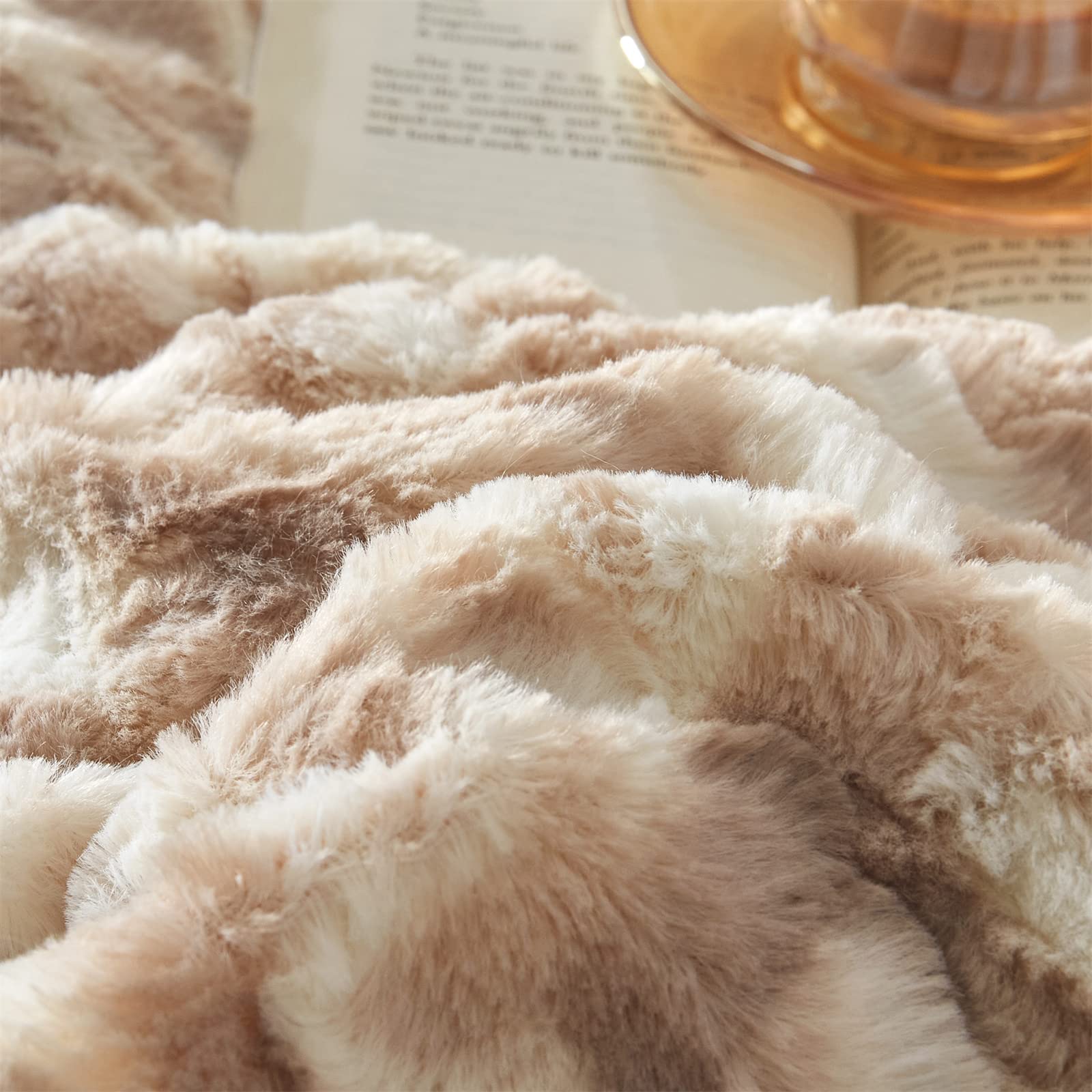 Faux Fur Comforter Set King Size, 3 Pieces Ultra Soft Marbled Beige Fluffy Comforter