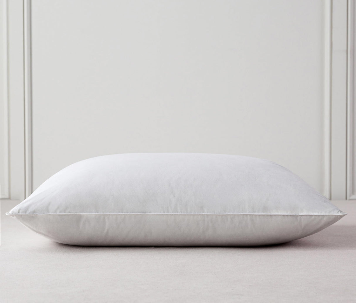 Luxury Feathers Down Pillow Queen/Standard Size, Hotel Quality Fluffy Bed Pillow