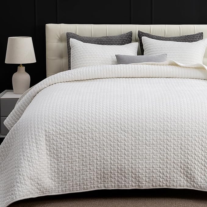 Velvet Quilt King Size, Oversized Bedspread Quilted Bedding Set, Luxurious Soft Coverlet