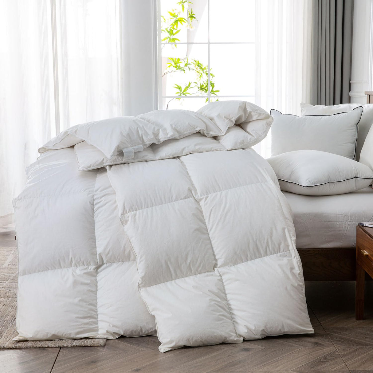 BPC Lightweight Down Comforter Queen Size, Feather and Down Fiber Duvet Insert, Hotel Feather & Down Comforter, with Ultra-Soft Pima Cotton Blend Cover, for Hot Sleepers/Warm Weather, 90x90 inches