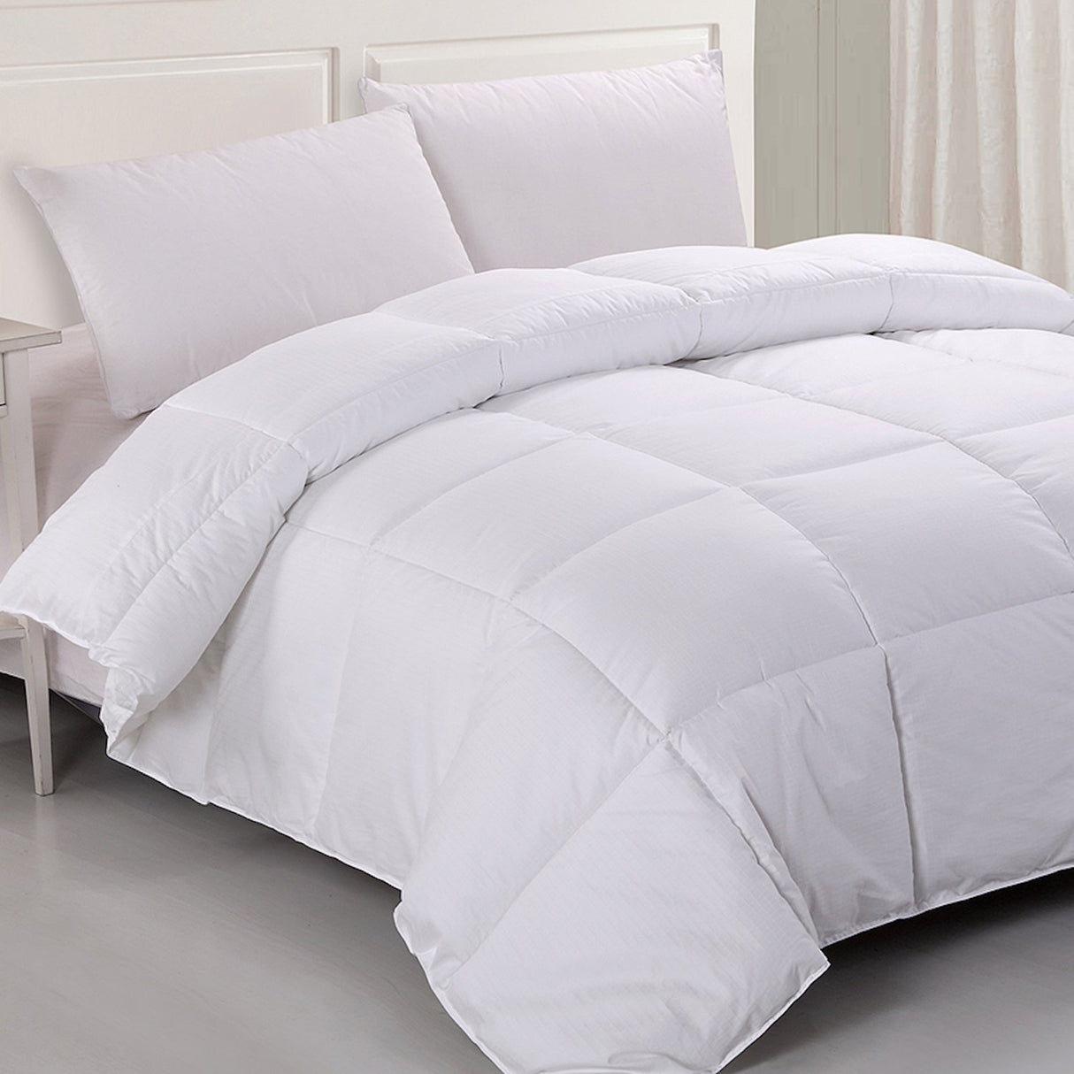 Lotus Home Luxury 400 Thread Count Down Alternative Comforter with Stain Protection