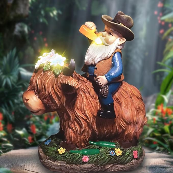 Solar Highland Cow Gnome Garden Decor Statue, Outdoor Funny Solar Light Decoration