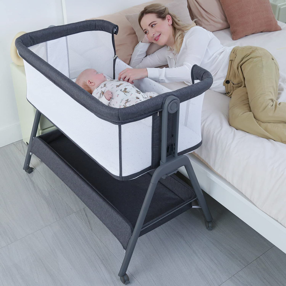 Bassinet Bedside Crib with Storage Basket and Wheels, Easy Folding Bed Side Sleeper