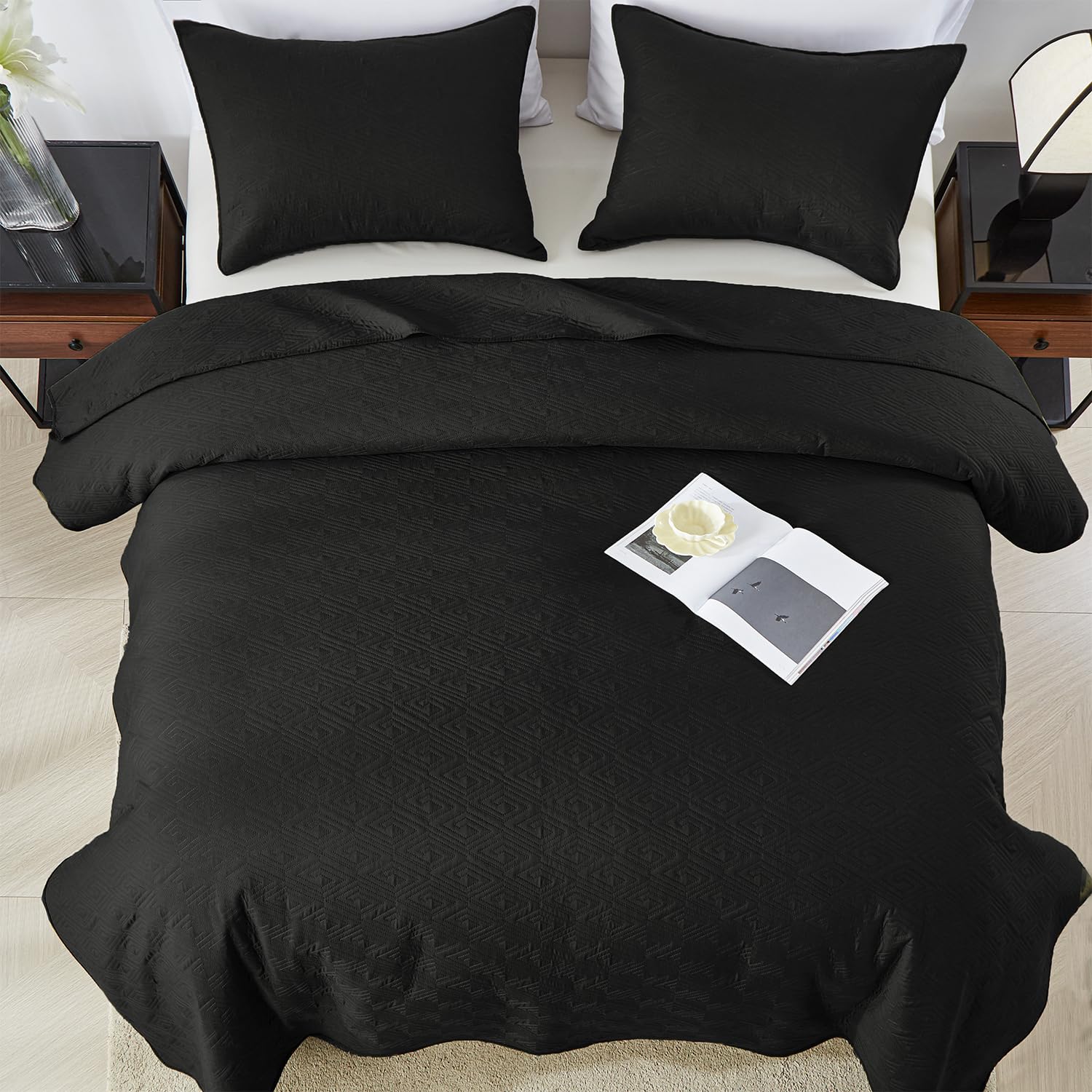 Full/Queen Quilt Set,Black Quilt Bedding Set with 2 Pillow Shams,Soft Lightweight Diamond Pattern