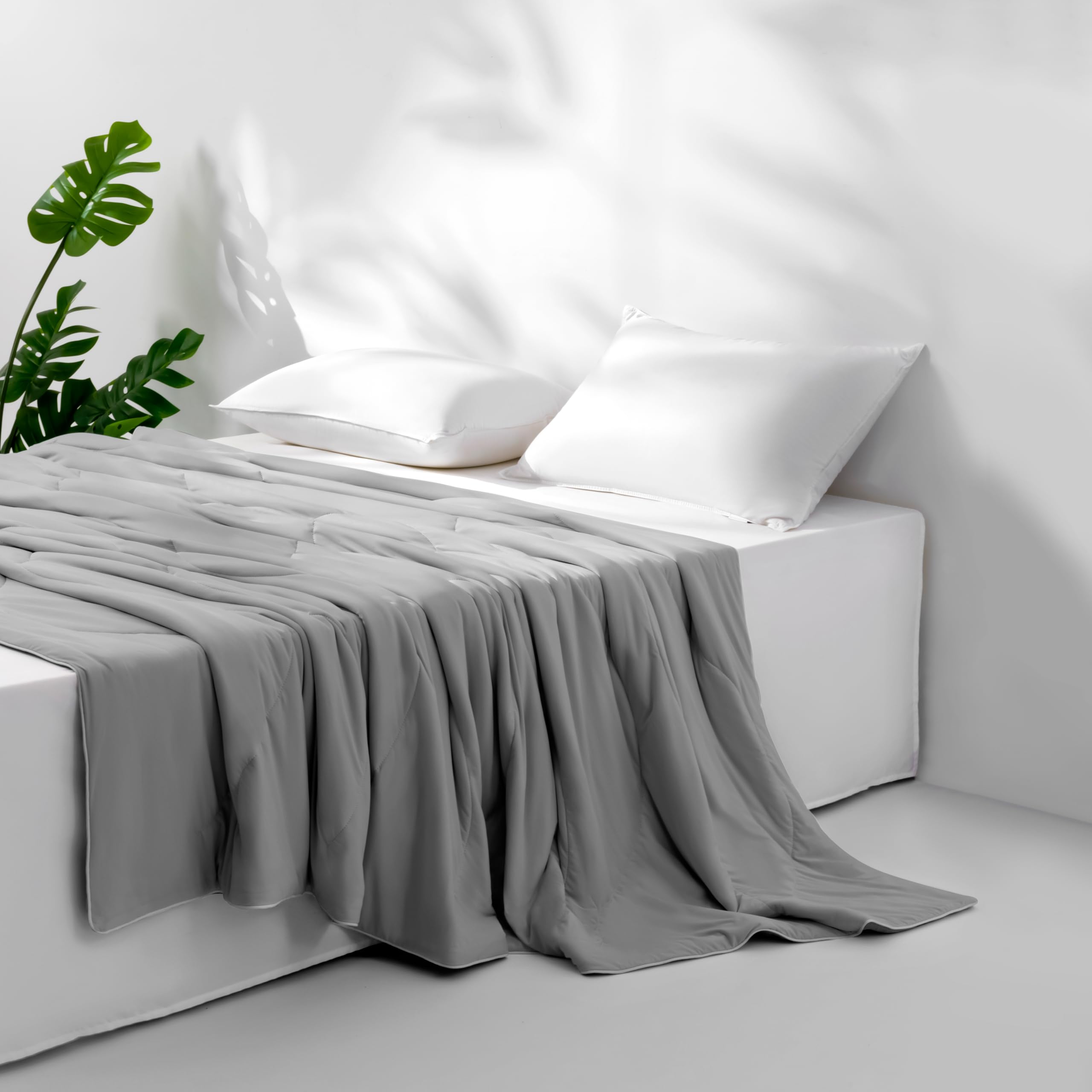 DWR Luxury Cooling Comforter for Hot Sleepers and Night Sweats, Quick Cool Down, Super Breathable Lightweight Blanket with Natural Silk Blend Filling, Q-Max>0.4, King Size 106"x90", Gray