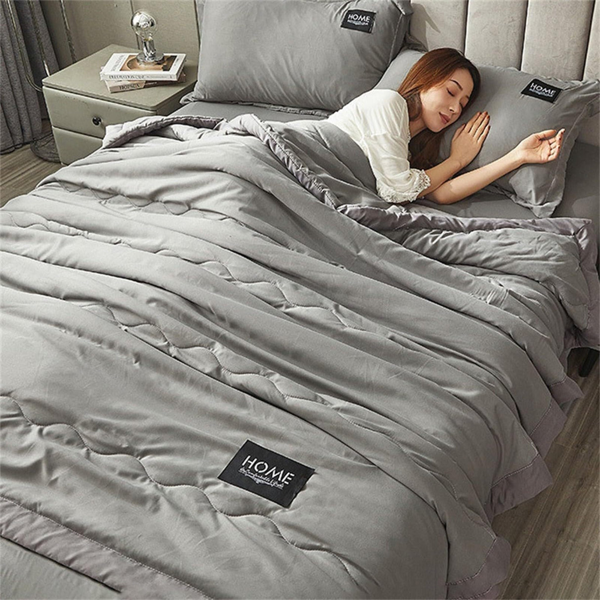 All-Season Comforter: Cooling Fiber Quilt for Hot Sleepers & Night Sweats - Lightweight, Soft(B)