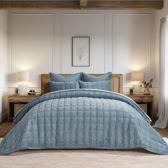 3 Pieces Luxurious Velvet King Quilts, Ultra Soft Lightweight Velvet Comforter Set,