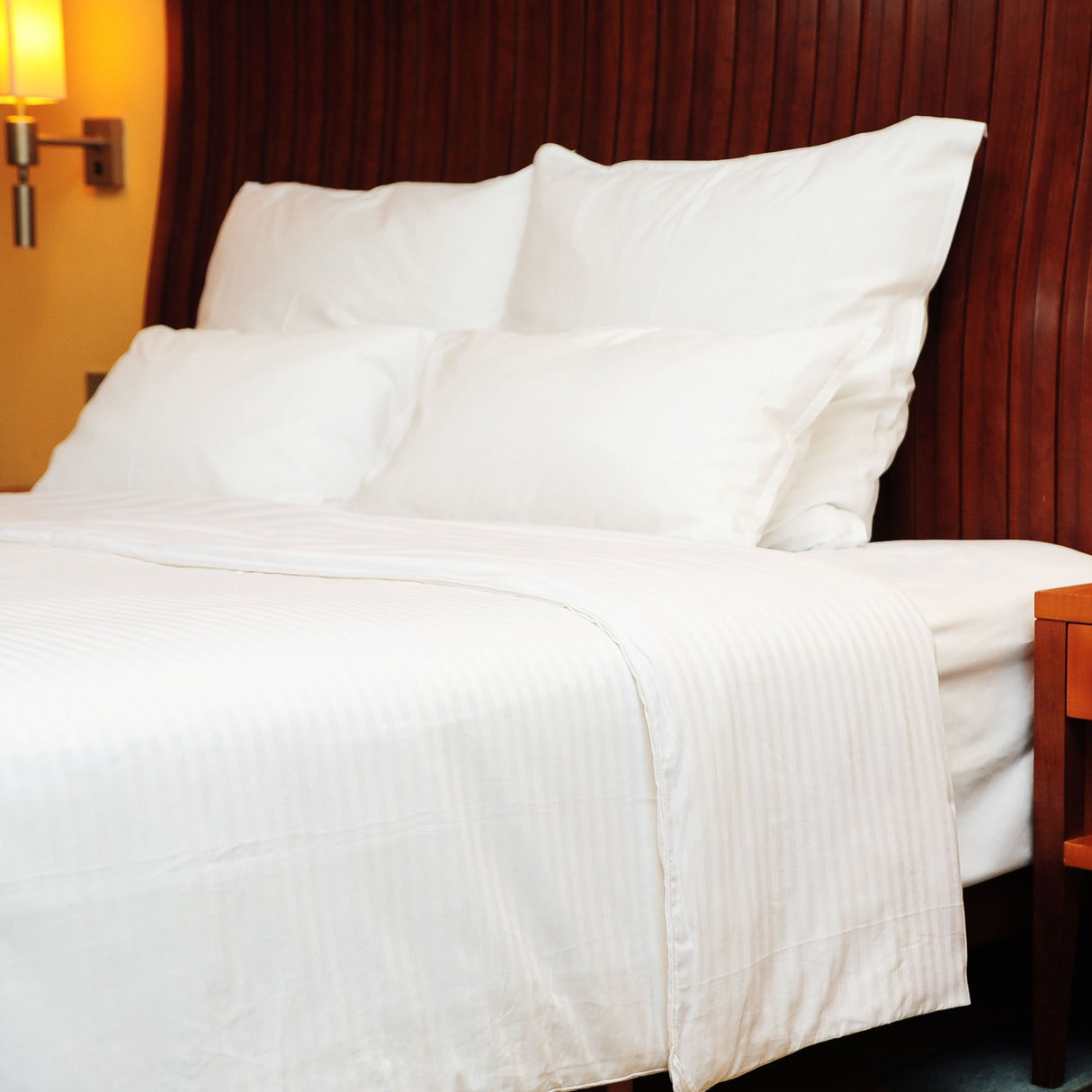 Silk Comforter for Spring/Summer/Fall, 100% Long-Strand Silk Filling, Natural & Breathable (King Size)