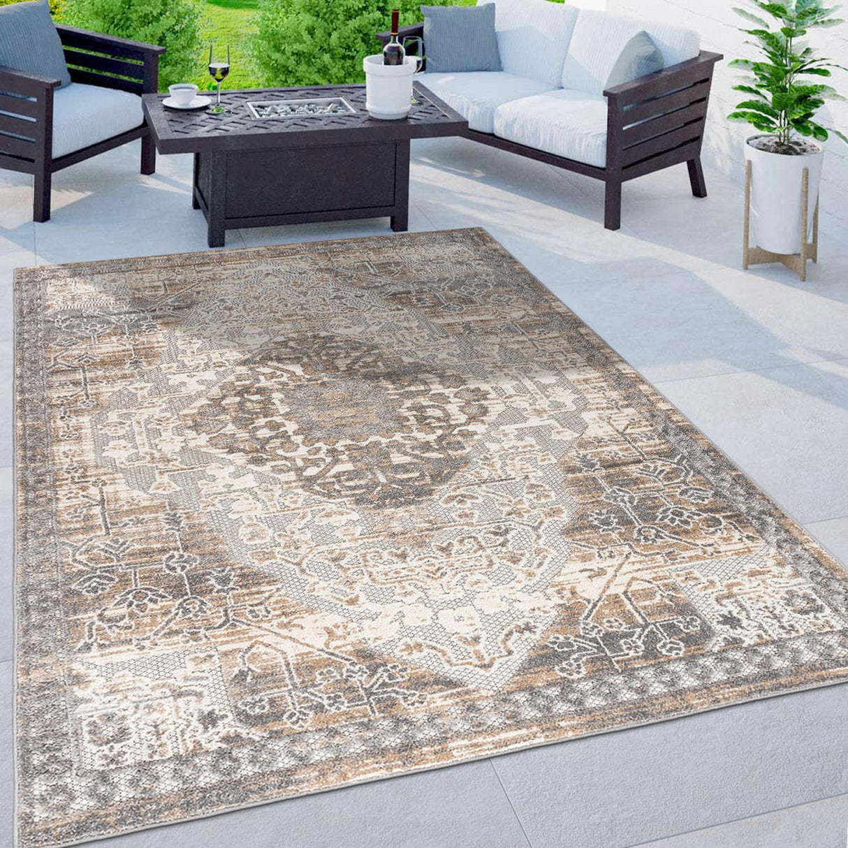 Distressed Traditional Indoor/Outdoor Area Rug 5' x 7' Beige