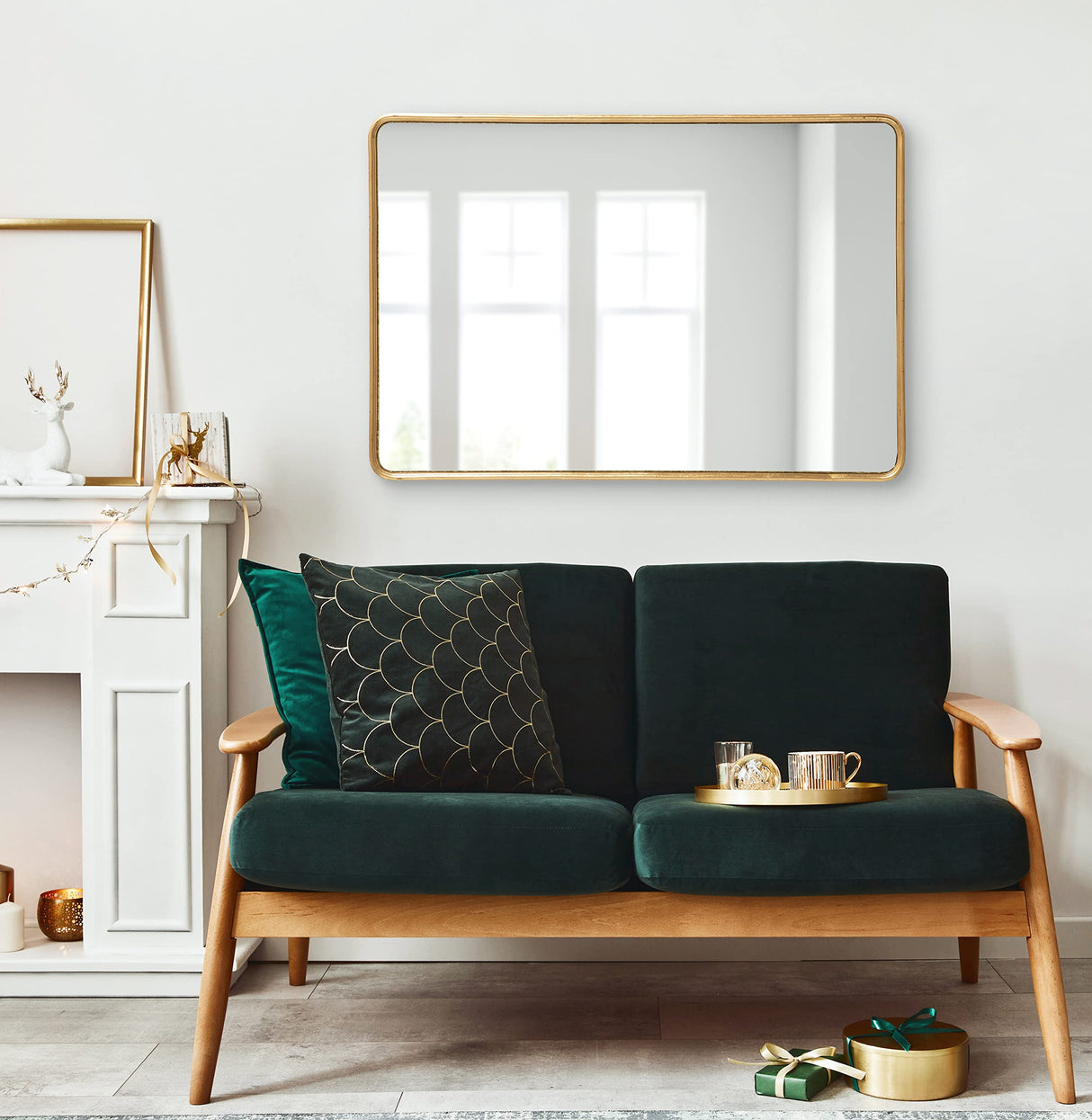 Caskill Glam Rounded Rectangle Hanging Wall Mirror