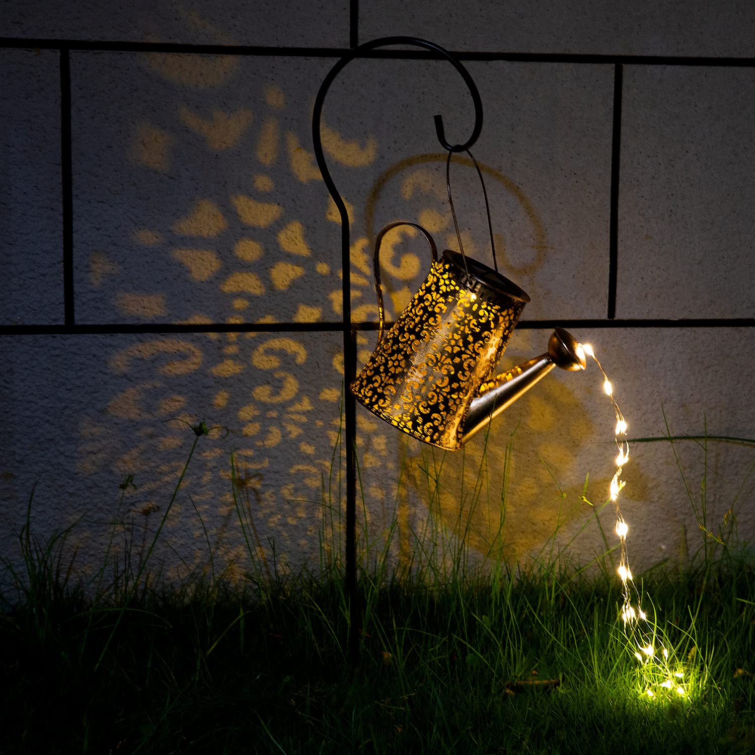 Outdoor Garden Decor, Large Hanging Waterproof Watering Can Landscape