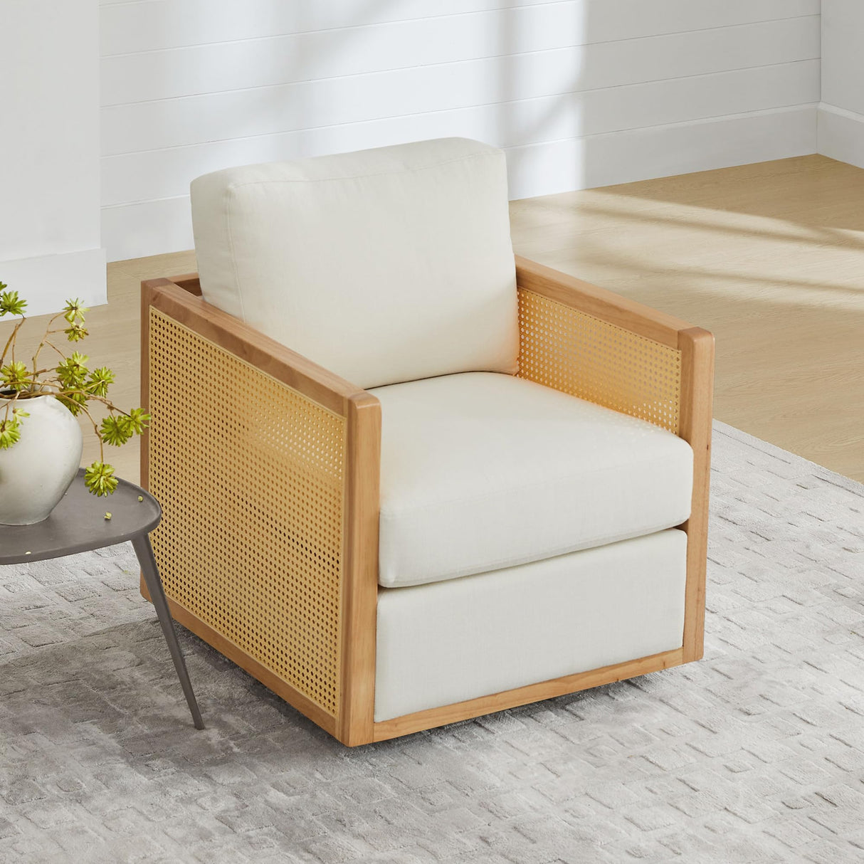 Swivel Accent Chair, Rattan Arm Chair for Living Room and Bedroom, Cream Fabric