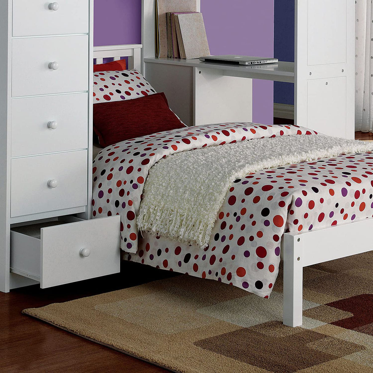 SR0237145 Loft, Full, White