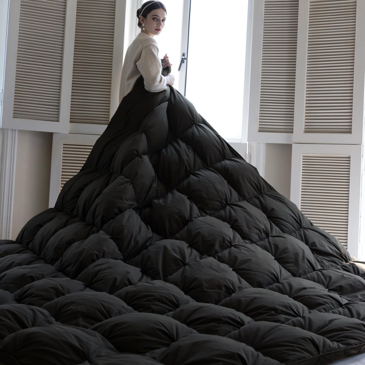 Pinch Pleat Goose Down Feathers Comforter Full/Queen Size All Season-Ultra Soft and Cozy Noiseless