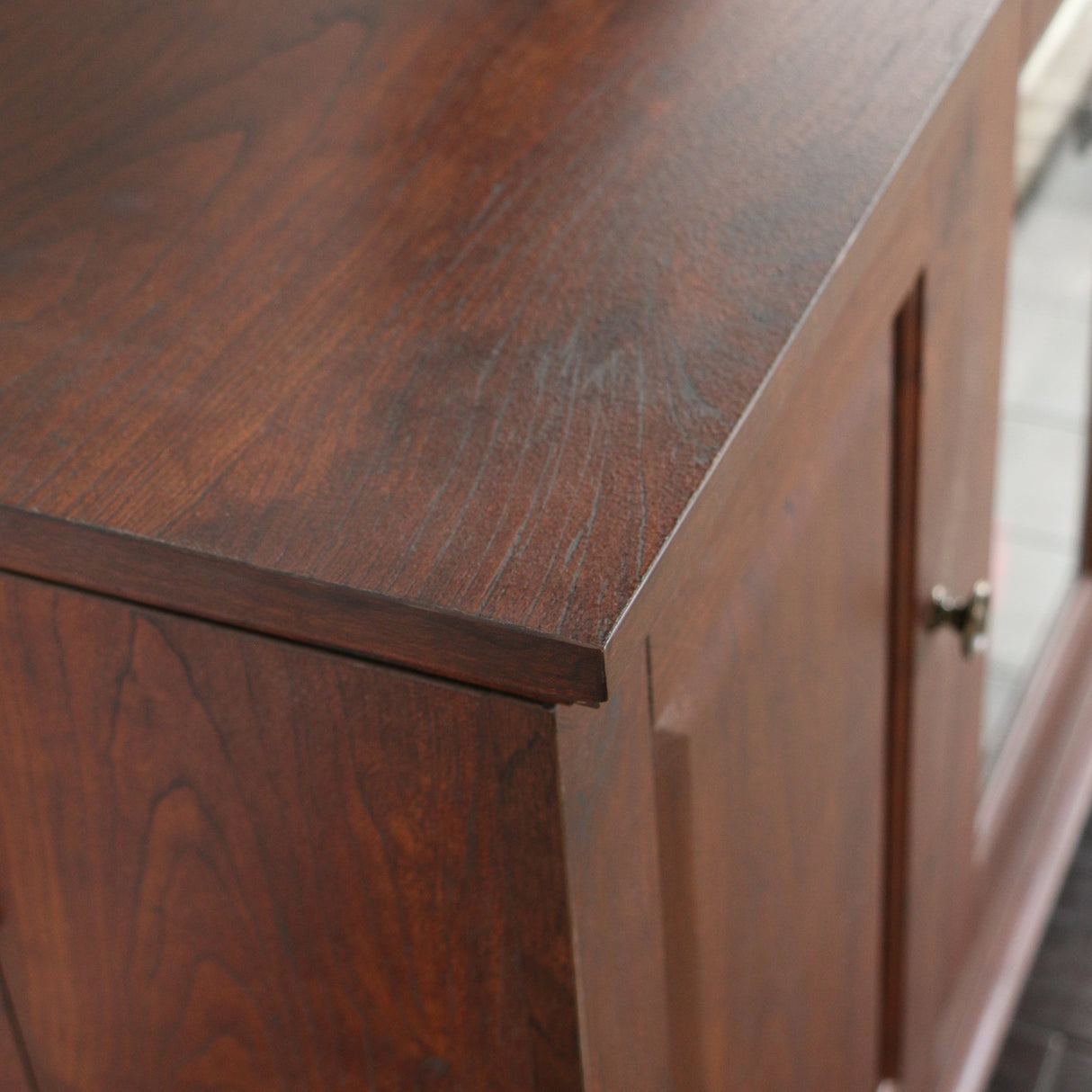 Traditional Wood Universal TV Stand with Storage Cabinets for TV's up to 65"