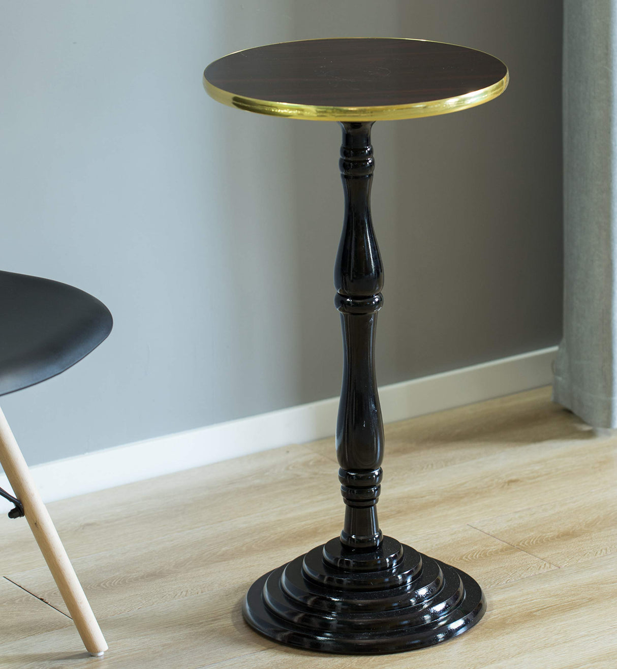 Round Wooden Side Table, Living Room Accent Pedestal End Table - Modern Furniture