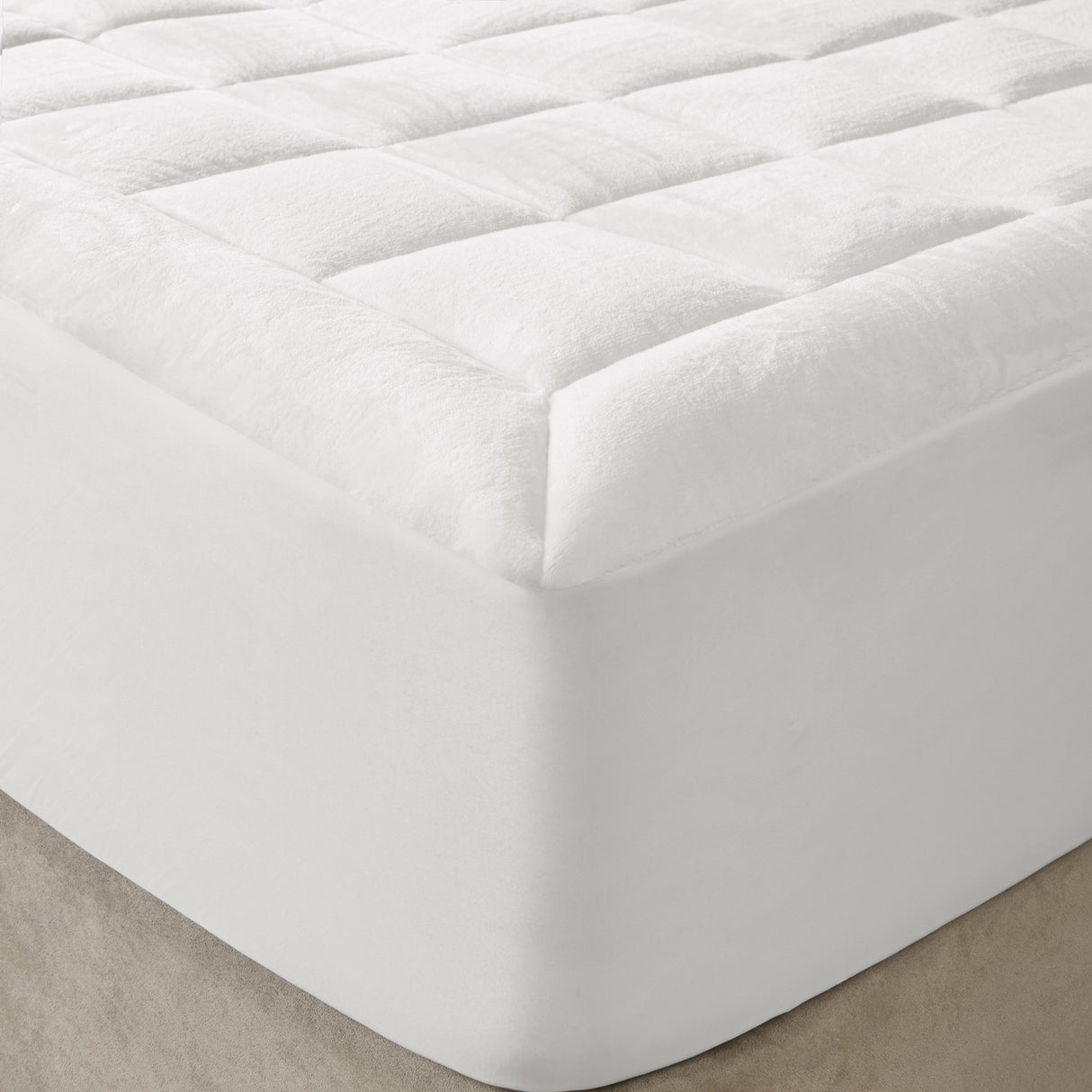 Waterproof Mattress Protector, Cloud Soft Plush Mattress Cover, Overfilled Mattress Pad
