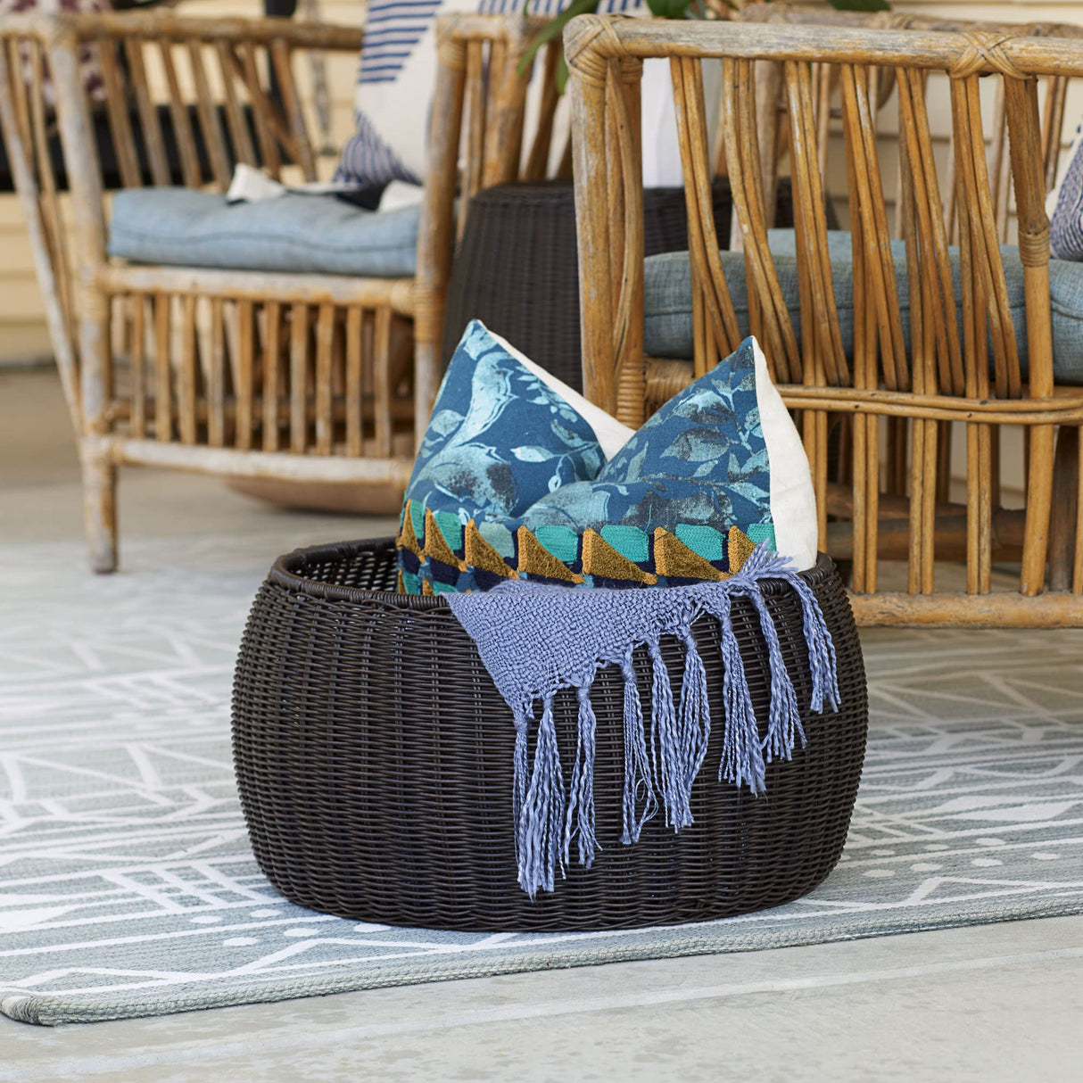 ML-5005 Resin Wicker Footstool Ottoman | Brown(16"D x 16"W x 9"H)