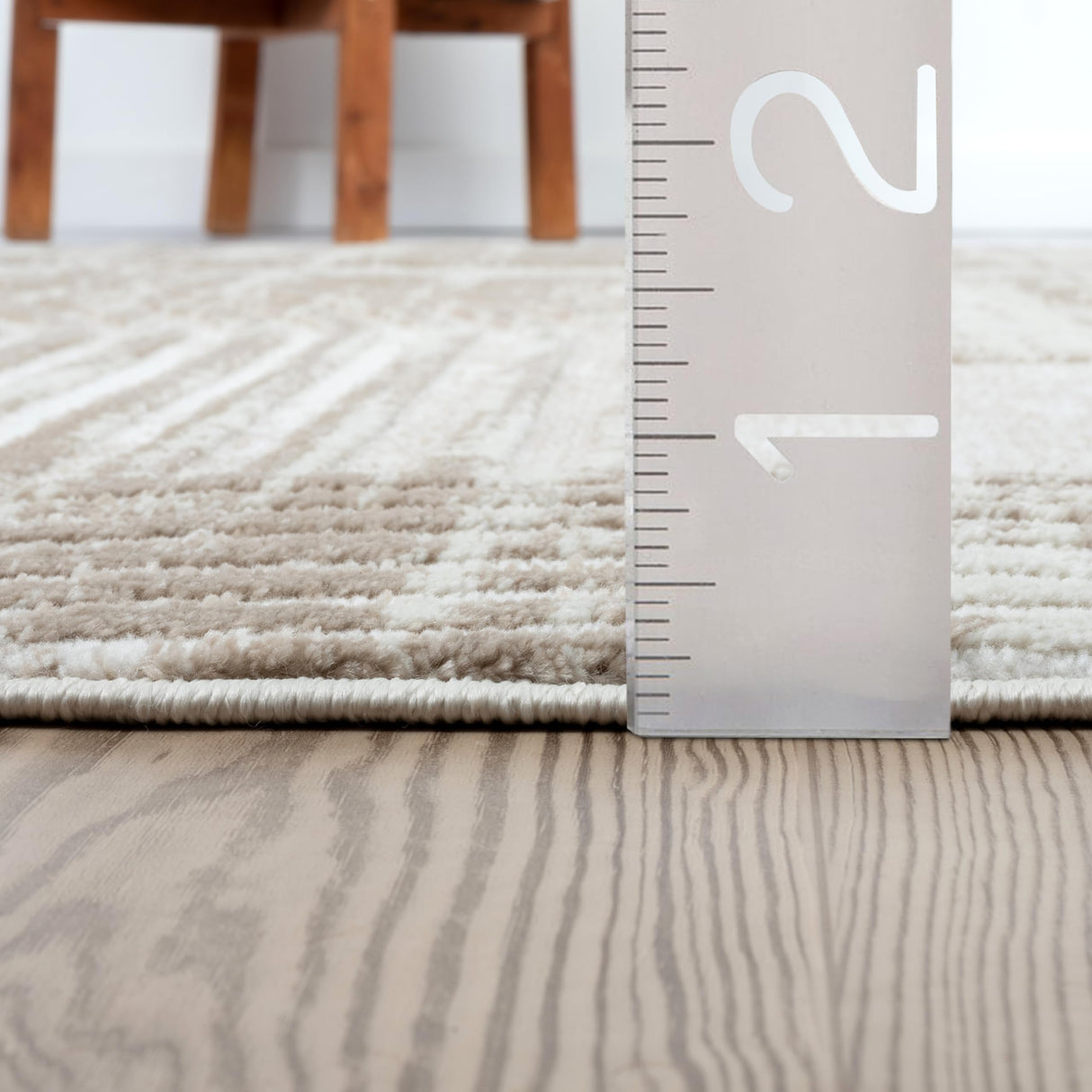 Cream Mid-Century Modern Area Rug 6' x 9' - Durable & Pet-Friendly