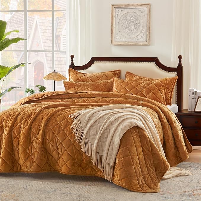 Luxury Velvet Queen Quilt Set, Ultra Soft Lightweight Quilted Velvet Comforter, Diamond