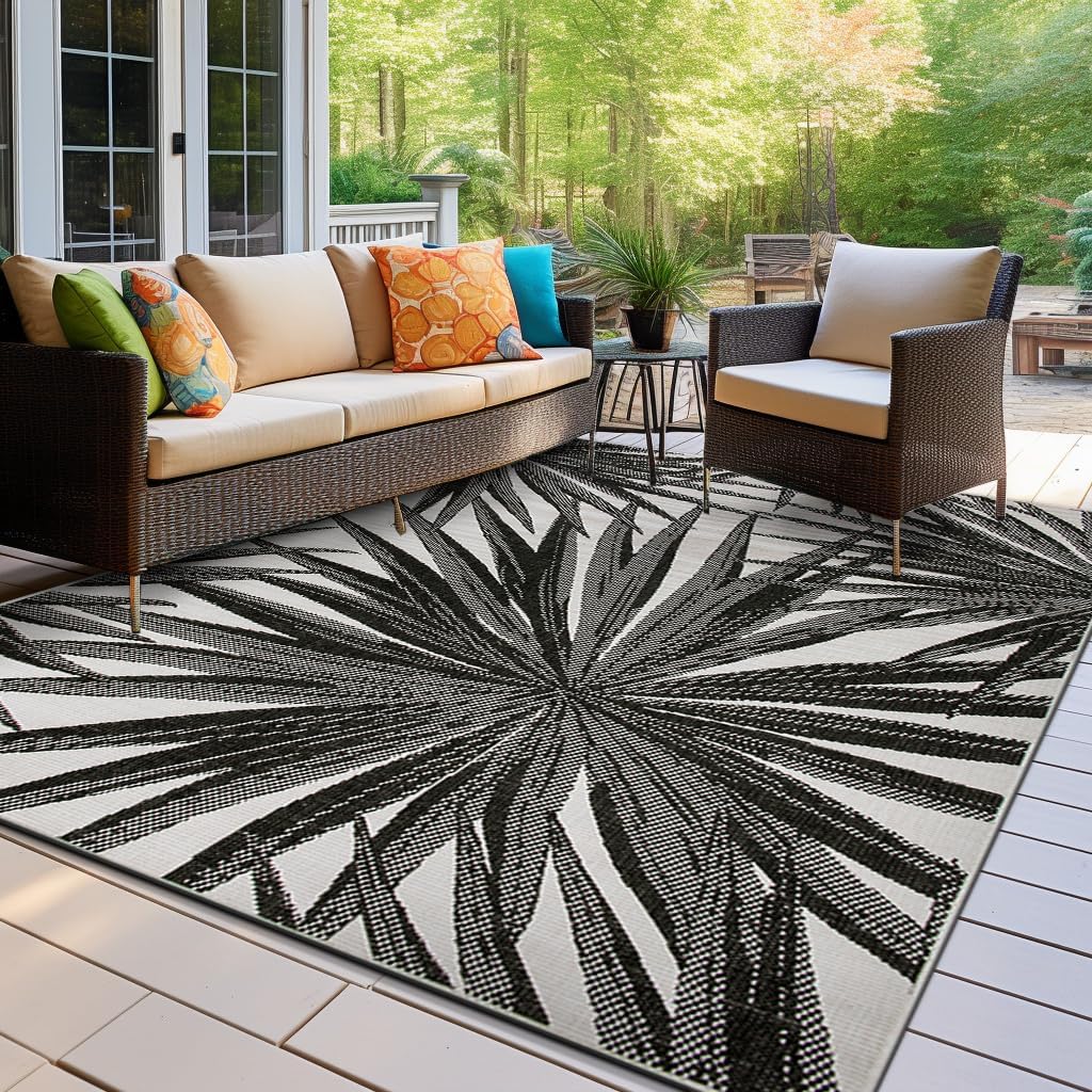 Tropical Leaves Nature Inspired Indoor/Outdoor Area Rug 5' x 7' Black