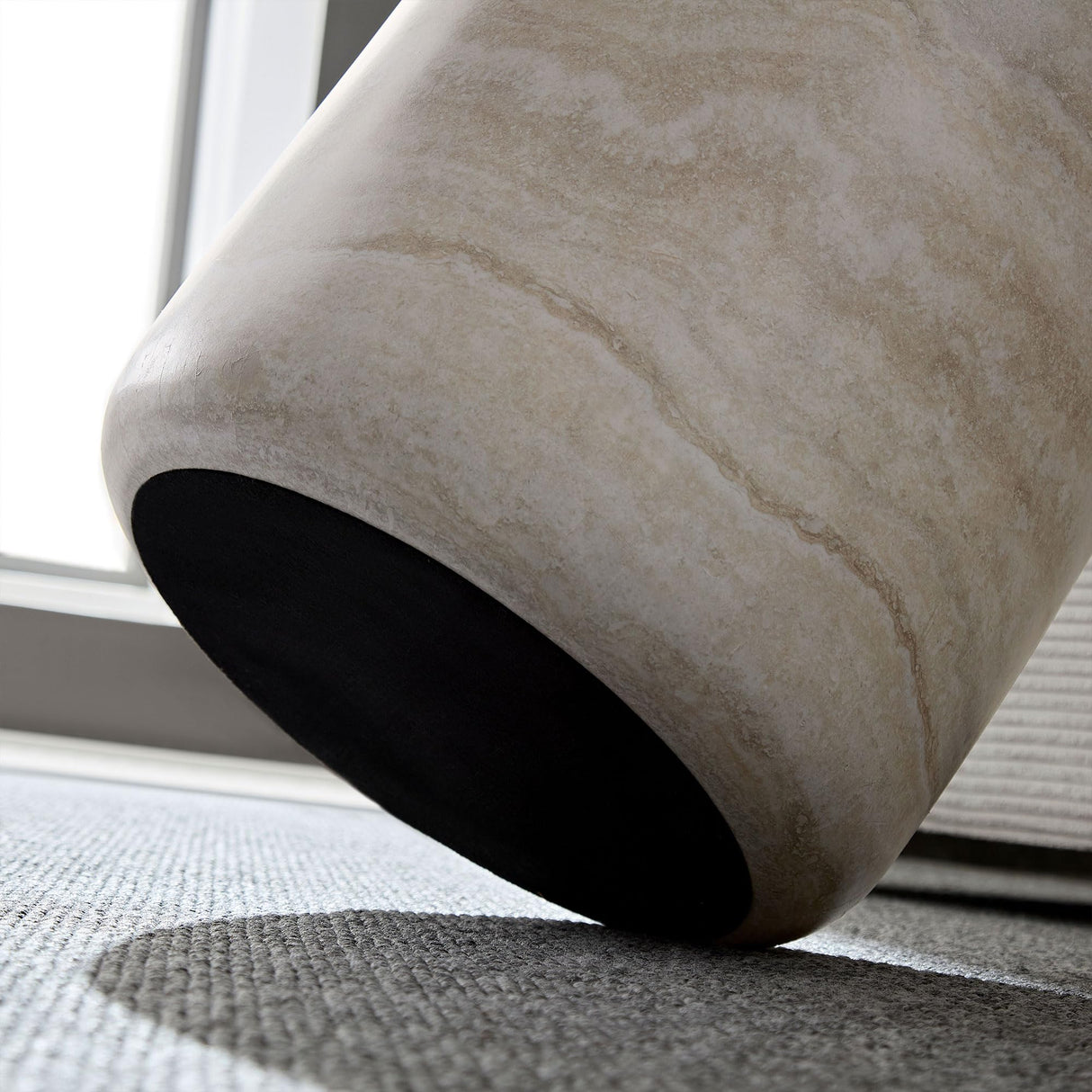 HanStrong Small Round Coffee Table 15.74" Side Table Marble Pattern Drum Shaped End Table Fiberglass Cocktail Table for Living Room Bedroom Office