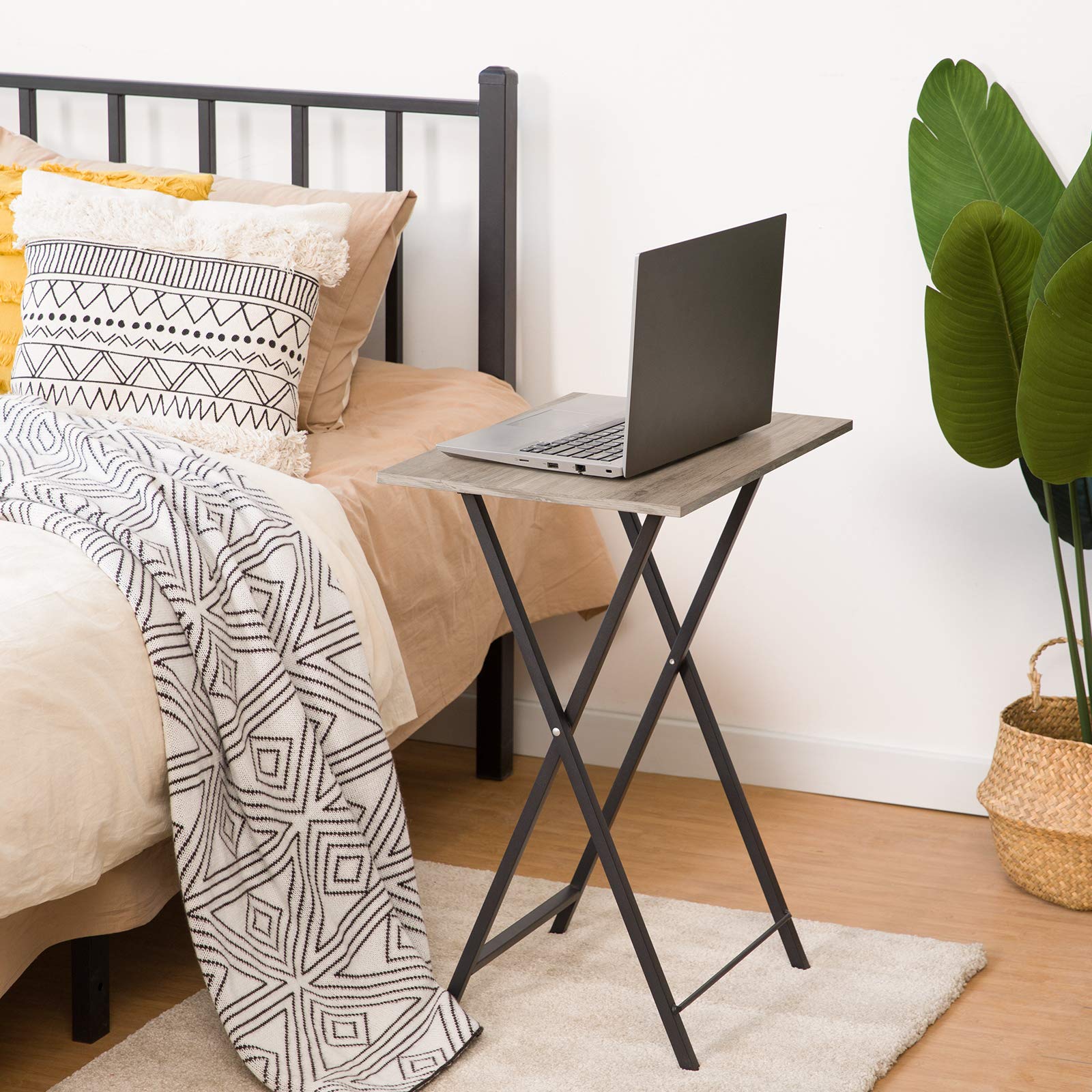 HOOBRO Folding TV Table, TV Tray, Stable Snack Table for Small Space, Portable Sofaside Table, Easy Assembly and Storage, Ideal for Snacks and Meals in Living Room, Greige and Black BG15BZ01