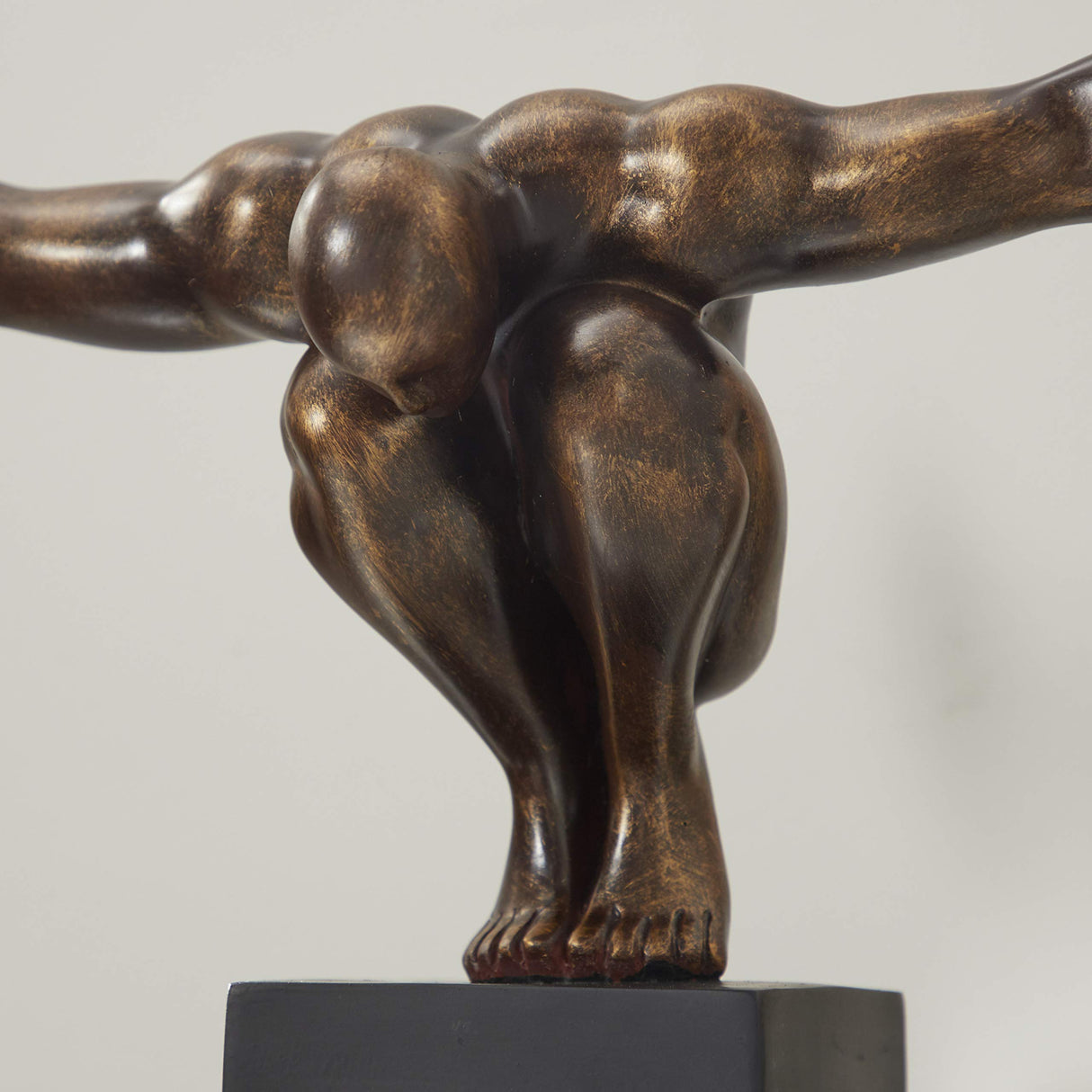 Polystone Diver Decorative Sculpture Home Decor Statue with Black Base