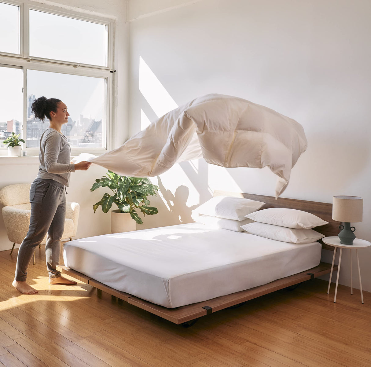 All Season Luxury Down Alternative Comforter, Vegan and Hypoallergenic ā 100% Cotton Sateen Shell