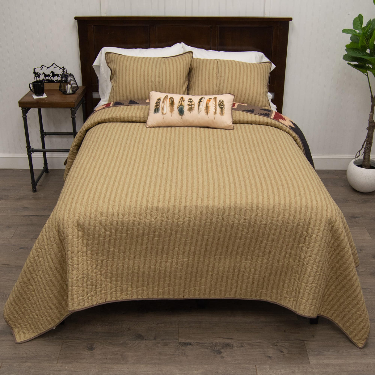 Set - 4 Piece - Mojave Southwest Quilt Set with Queen Quilt, Two Standard Pillow Shams and One Decorative Pillow - Machine Washable