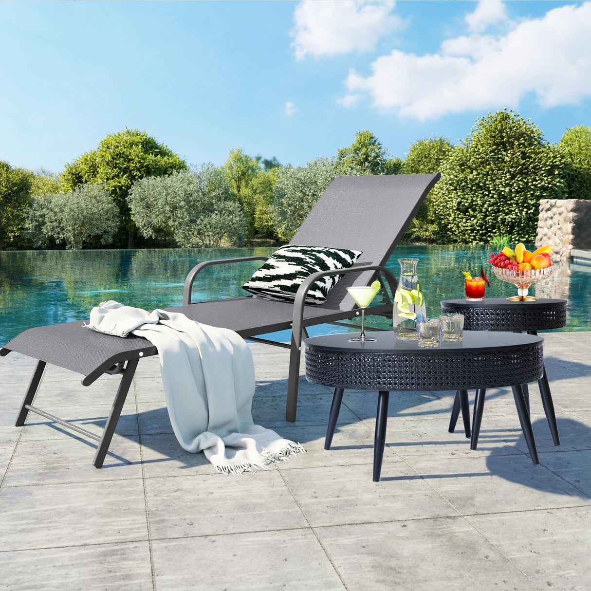 Modern Farmhouse Round End Table Set of 2,Iron Rattan Coffee Table