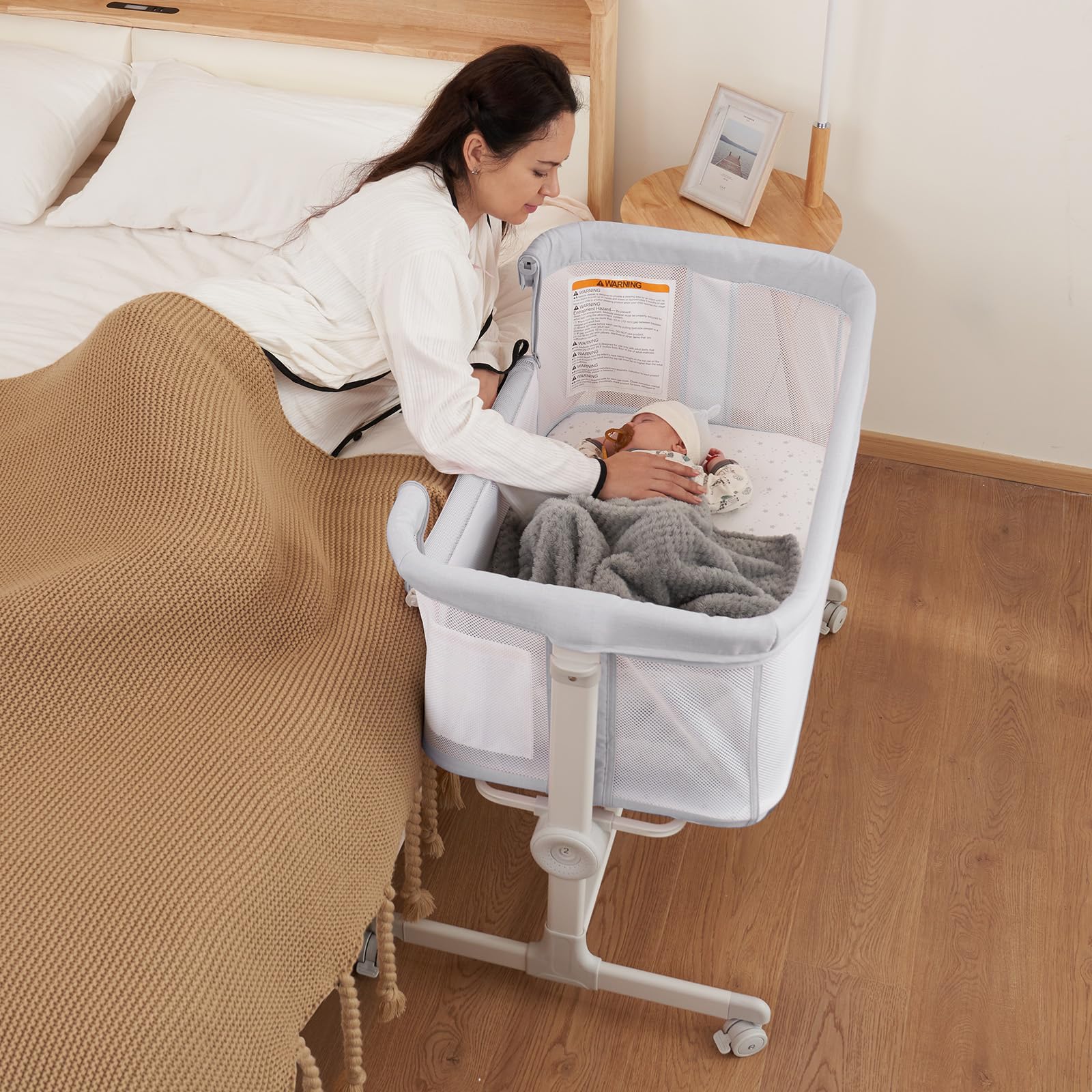 Baby Bassinet Bedside Sleeper, Portable Bedside Bassinet for Baby Newborn Infants