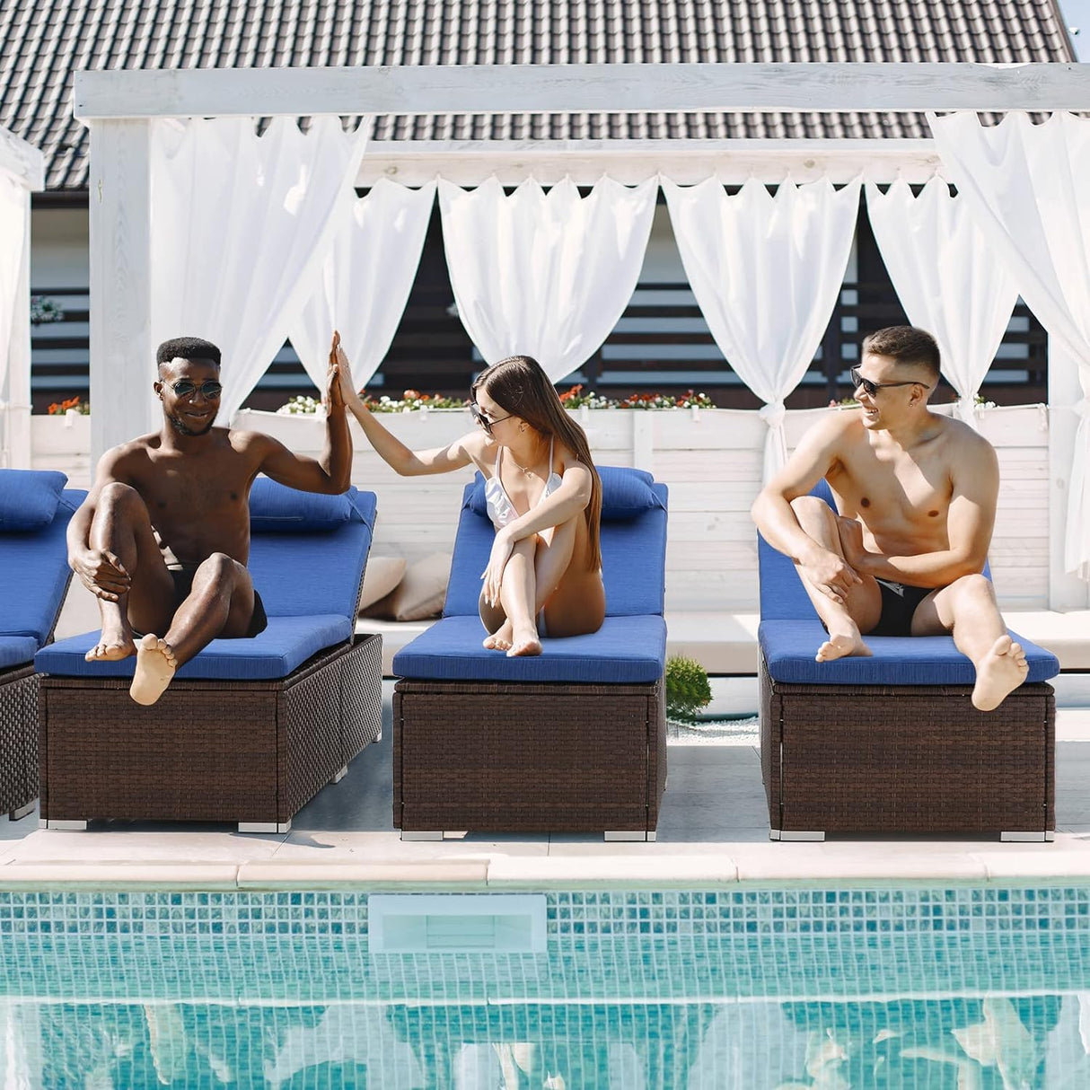 Outdoor Patio Chaise Lounge Chairs, 5-Level Adjustable Rattan Pool Lounger, All Weather Lounge Chair with Coffee Table & Thicken Cushion, for Patio, Backyard, Porch, Garden, Beach, Poolside (3 Pcs)