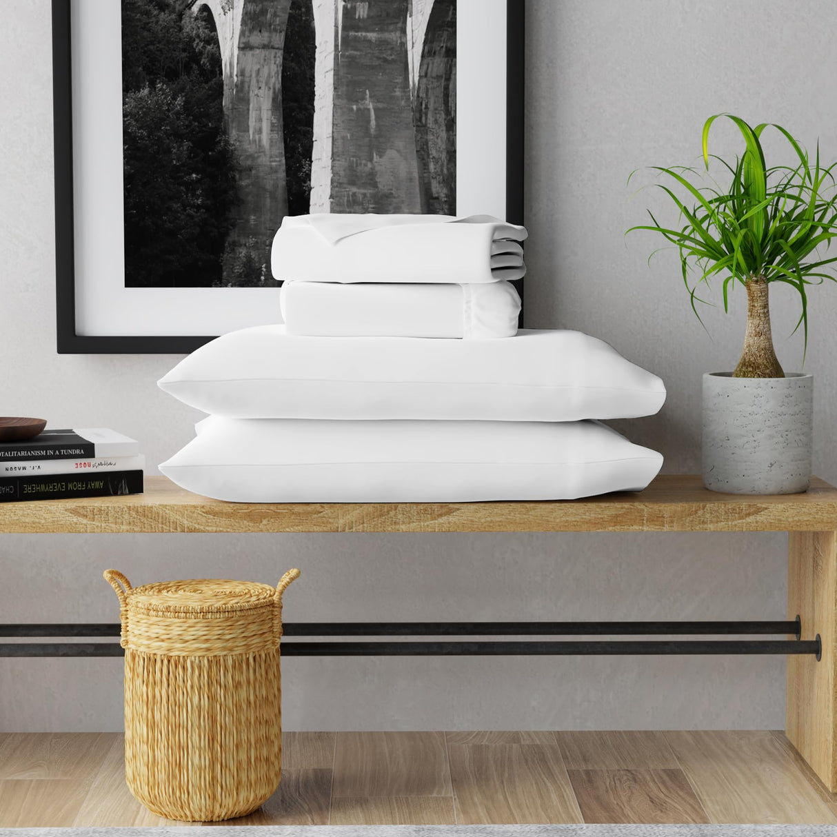 Ultra-Soft & Silky 600 Thread Count Sateen Bed Sheet, 4-Piece Queen Sheets Set