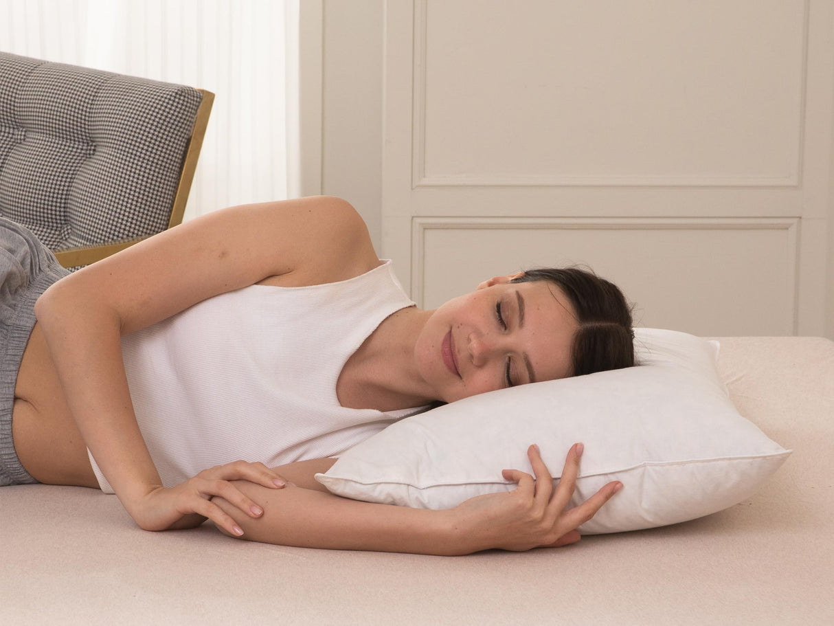 Luxury Feathers Down Pillow Queen/Standard Size, Hotel Quality Fluffy Bed Pillow