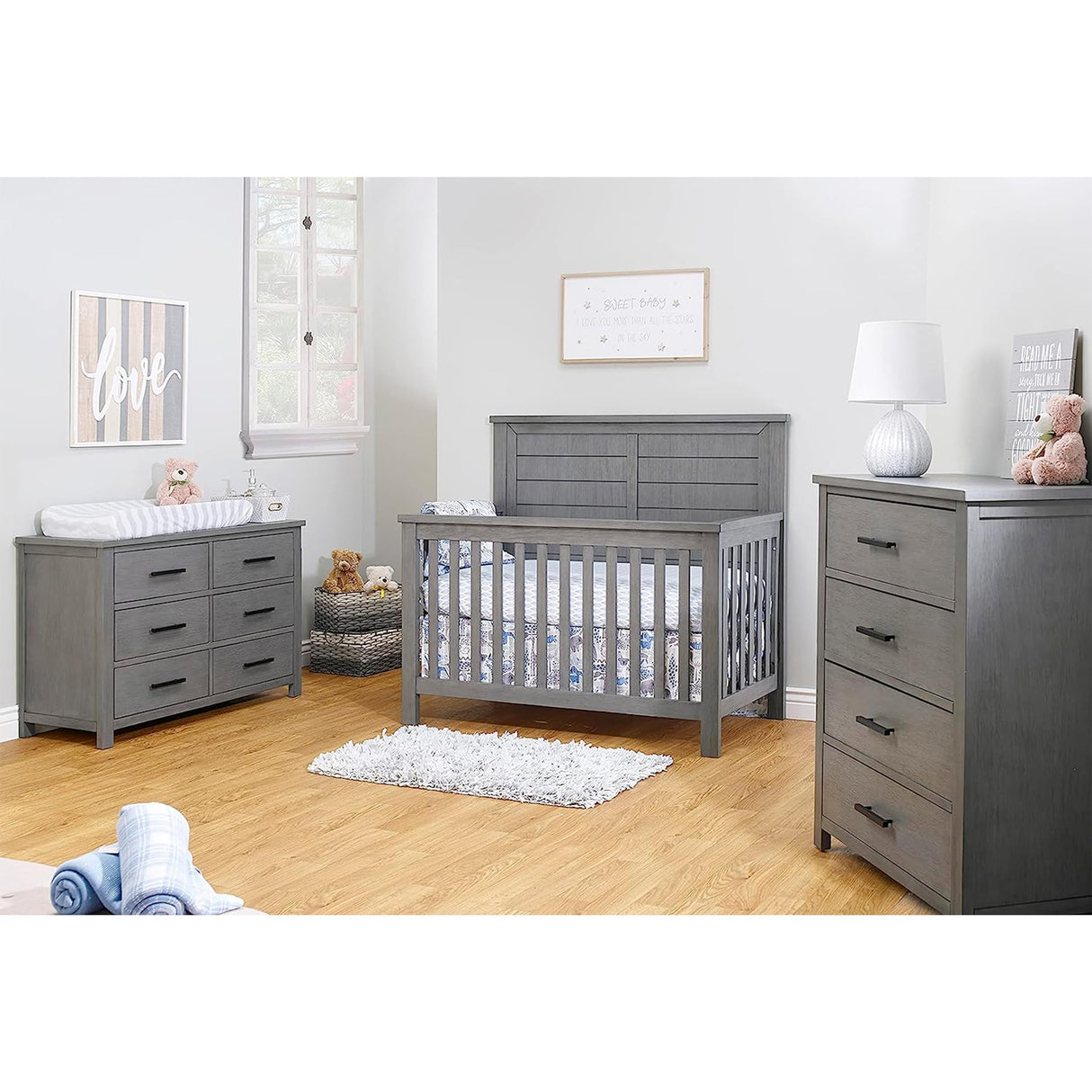 Westley Crib, Classic 4-In-1 Convertible Pannel Crib, Baby Crib Made of Wood